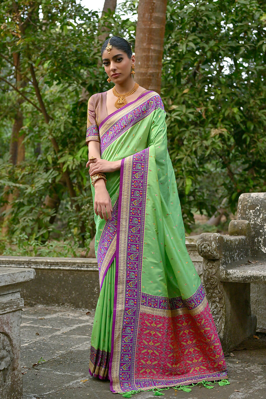 Vishnu Weaves Women's Pista Banarasi Silk Woven Saree with Blouse - Swadesiicart