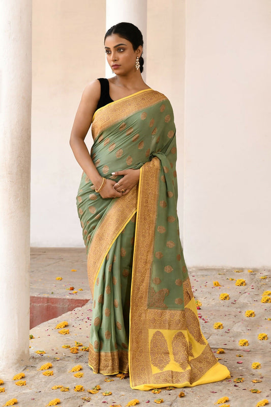 Joban Fashion Grass Green Crepe Chiffon Pure Handloom Banarasi Silk Saree | Swadesiicart