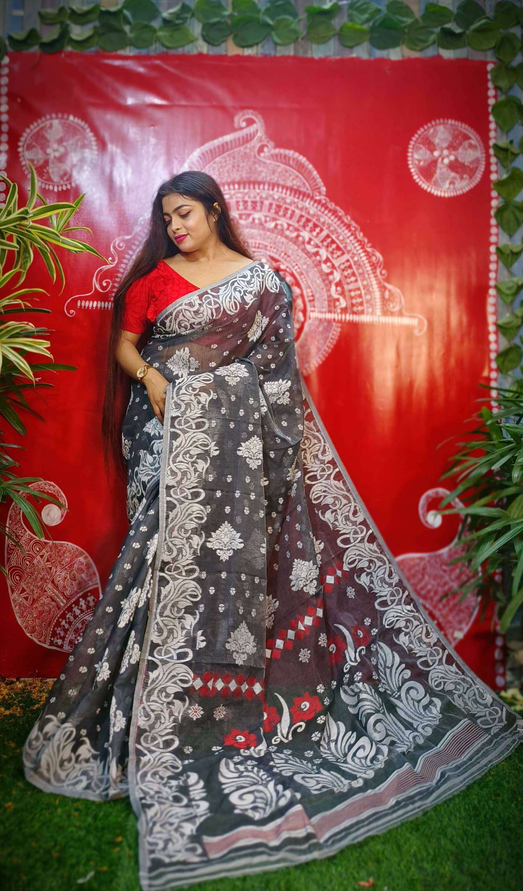 Exclusive Collection Handloom Dhakai Jamdani Saree - Black - Swadesiicart