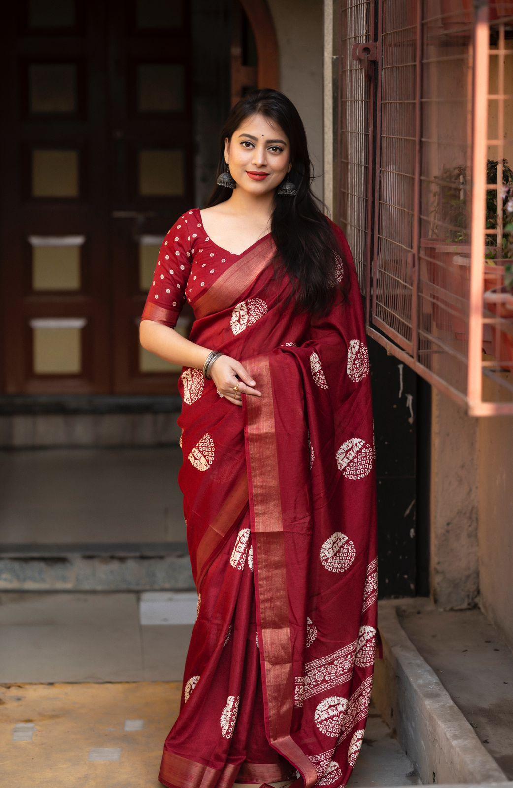 Maroon Cotton Crepe Batik Print Saree with Unstitched Blouse - Hiral Fashion | Swadesiicart