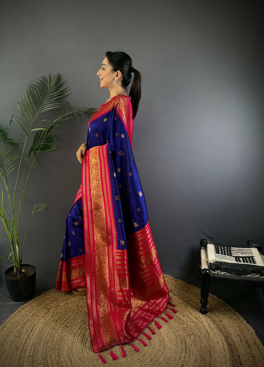 Joban Fashion Banarasi Navy Blue Woven Soft Silk Saree | Swadesiicart