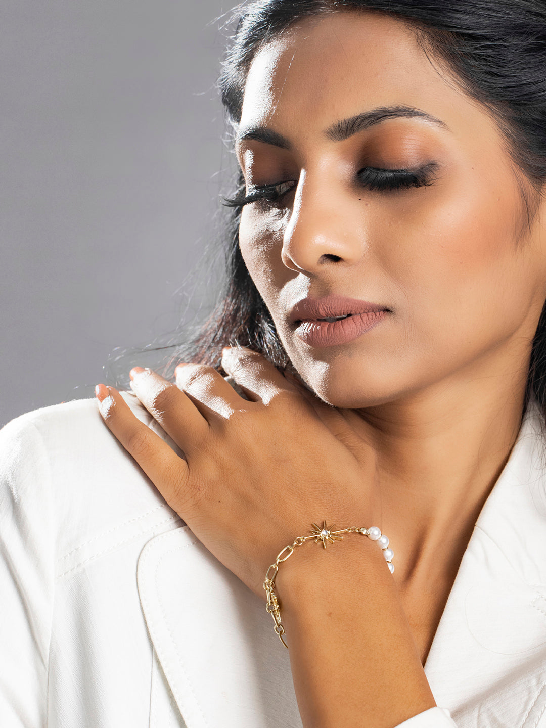 Priyaasi Women White American Diamond Pearls Gold-Polished Star Link Bracelet - Swadesiicart