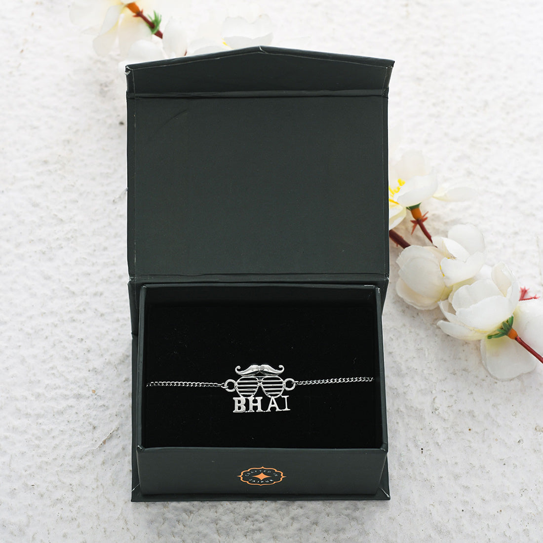 trueBrowns 925 Sterling Silver Precious BHAI Bracelet Rakhi | Swadesiicart