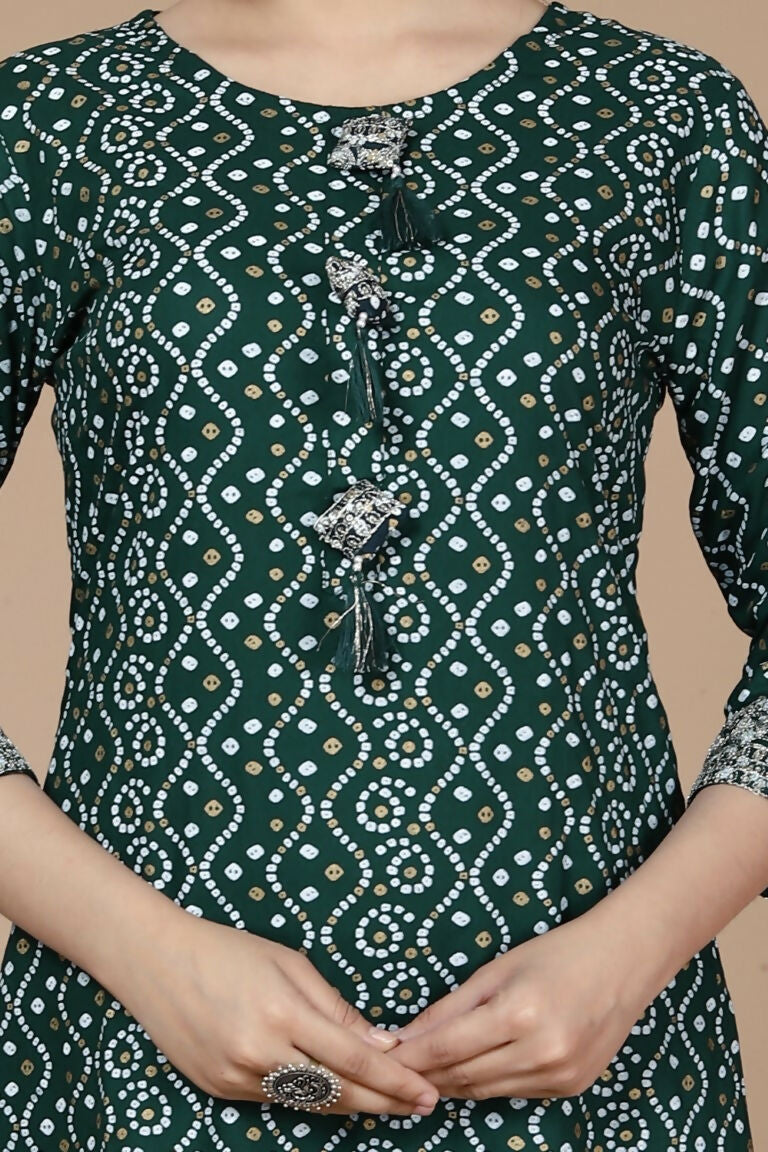 Miravan Women's Rayon Bandhani Print Straight Kurta Green - Swadesiicart