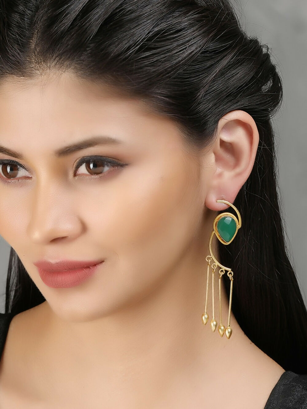 Joban Fashion Women Green Stone Matte Gold Earrings | Swadesiicart
