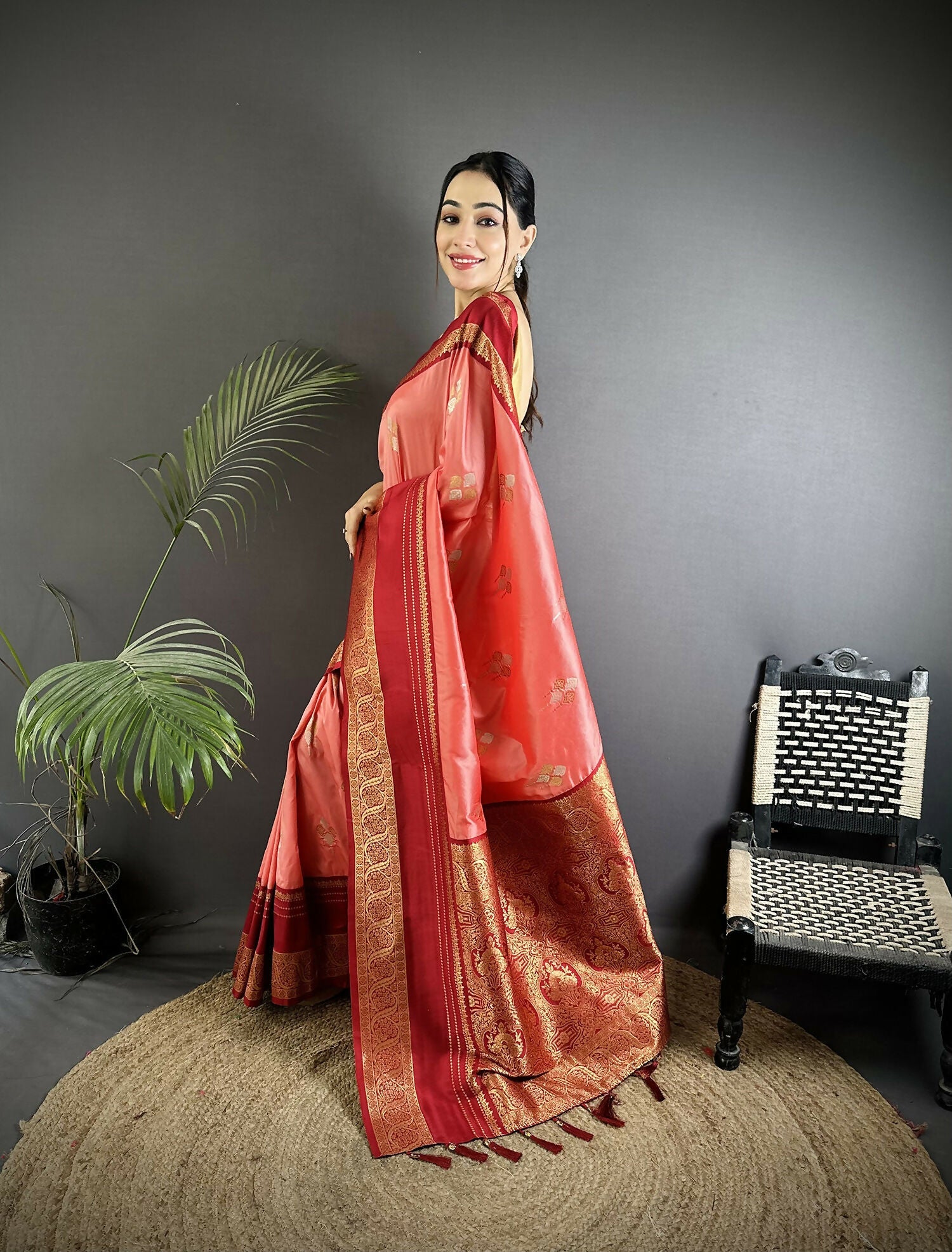 Joban Fashion Salmon Pink Banarasi Soft Silk Woven Saree | Swadesiicart