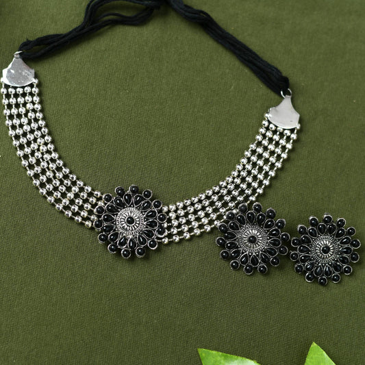 Mominos Fashion Johar Kamal Oxidised Silver-Plated Brass Finish Kundan Choker For Women (Black) | Swadesiicart