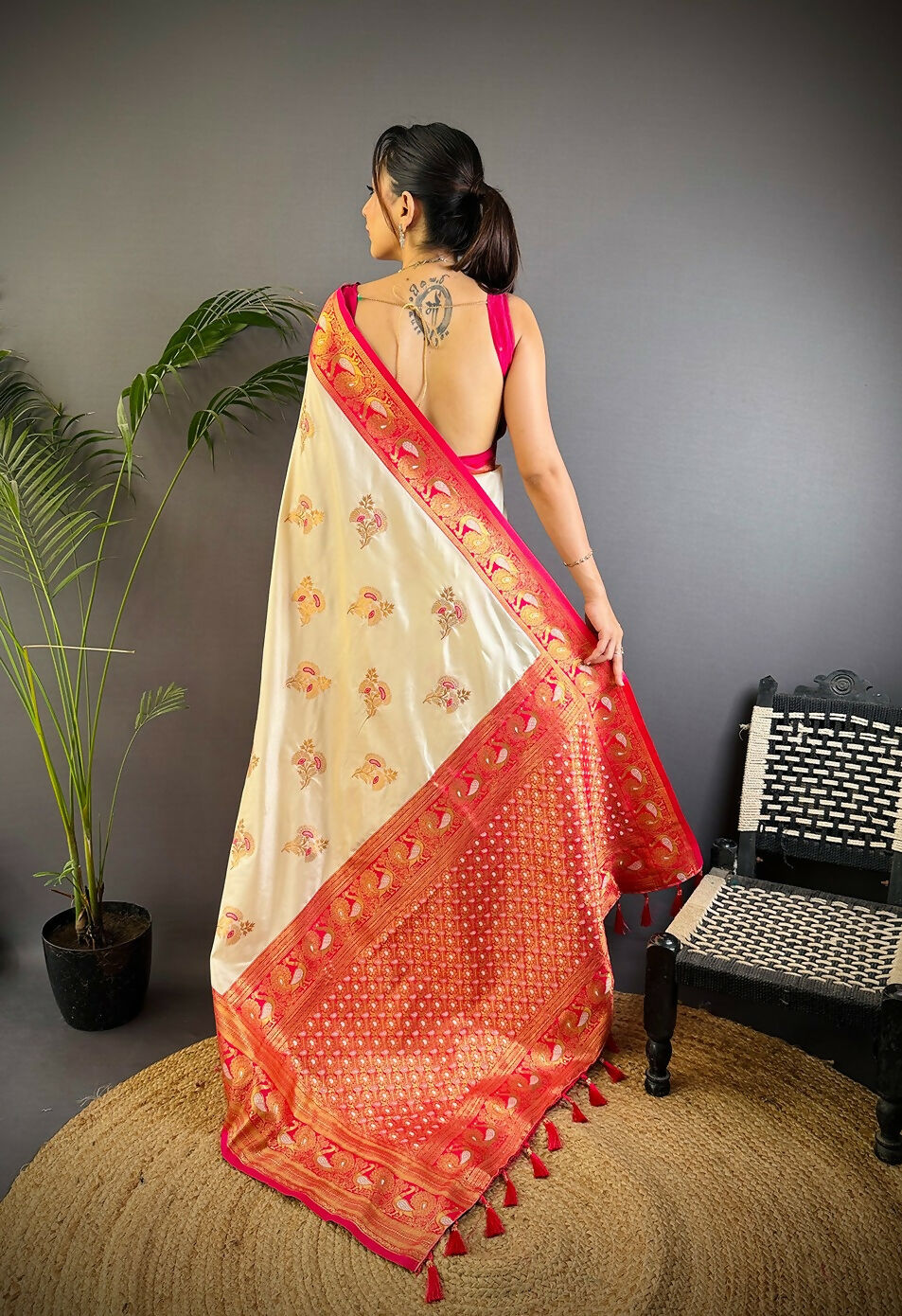 Joban Fashion Banarasi White Woven Soft Silk Saree | Swadesiicart