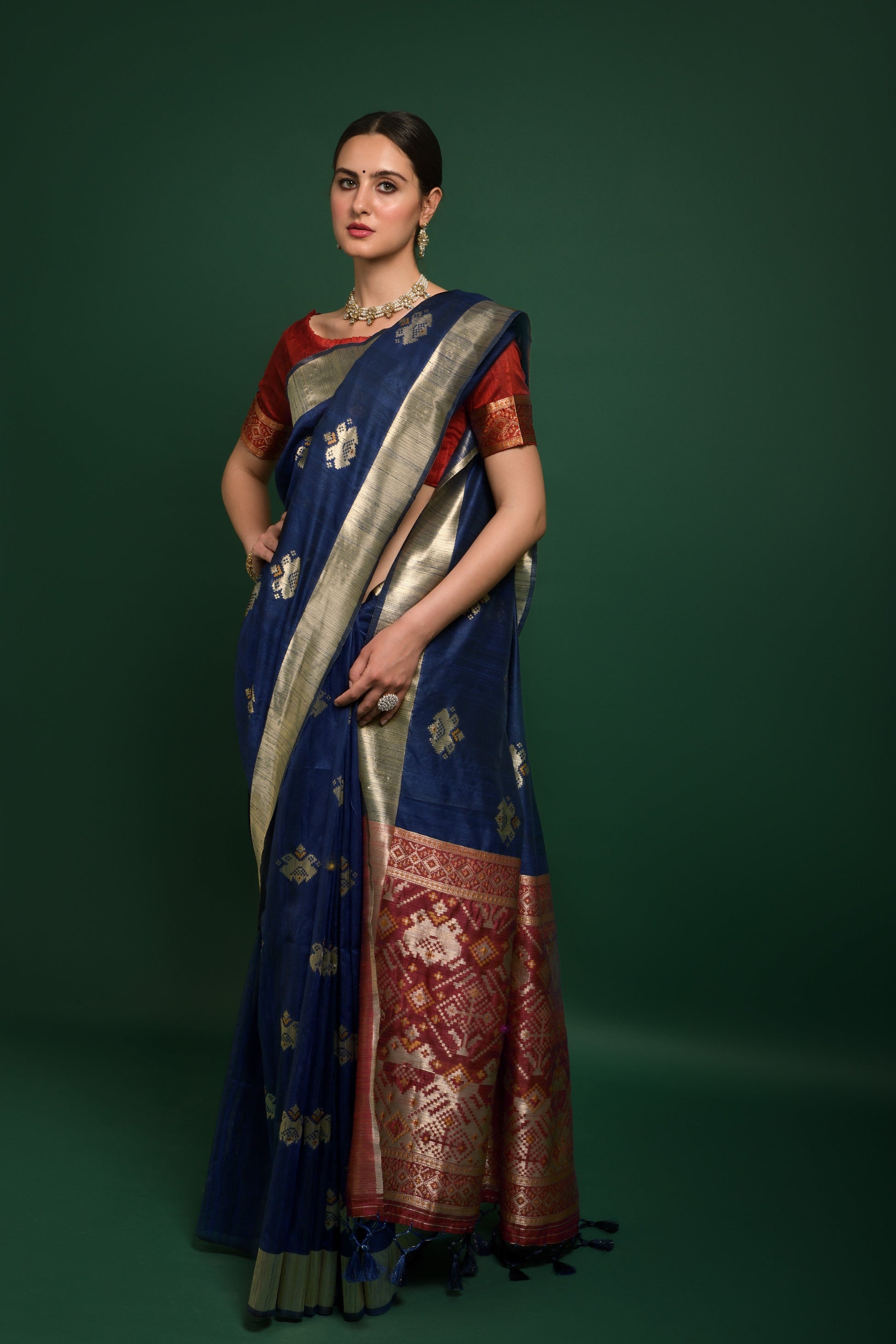 Vishnu Weaves Women's Blue Tussar Silk Zari Woven Saree with Blouse - Swadesiicart