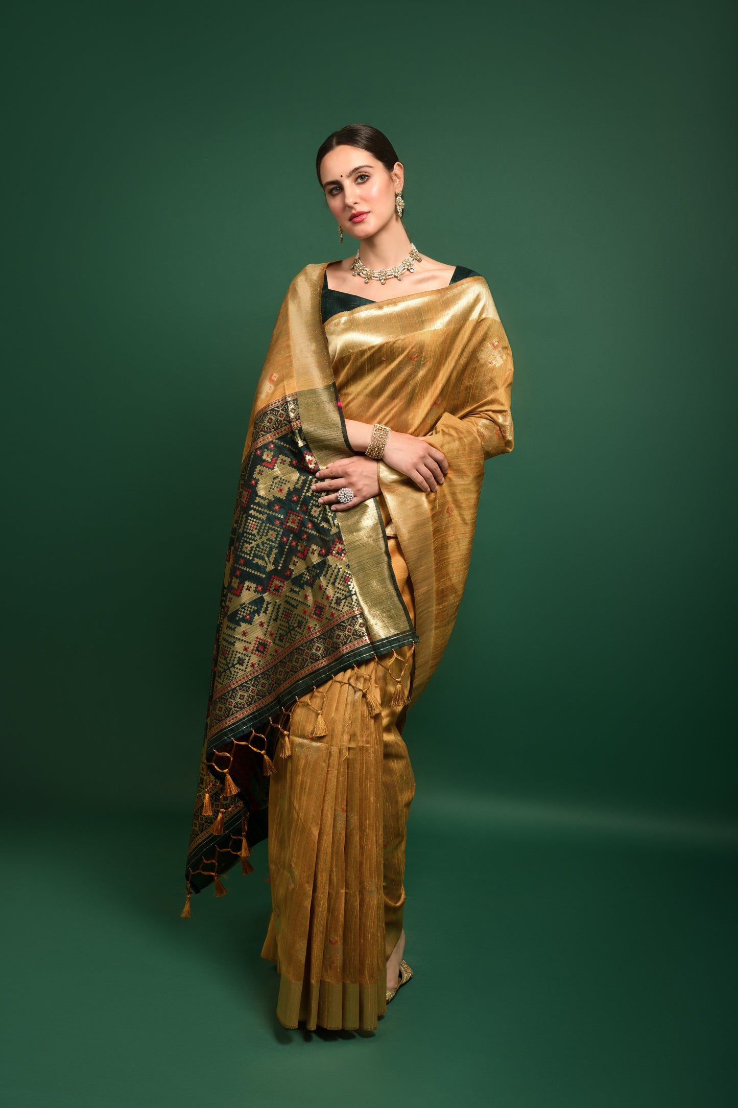 Vishnu Weaves Women's Yellow Tussar Silk Zari Woven Saree with Blouse - Swadesiicart