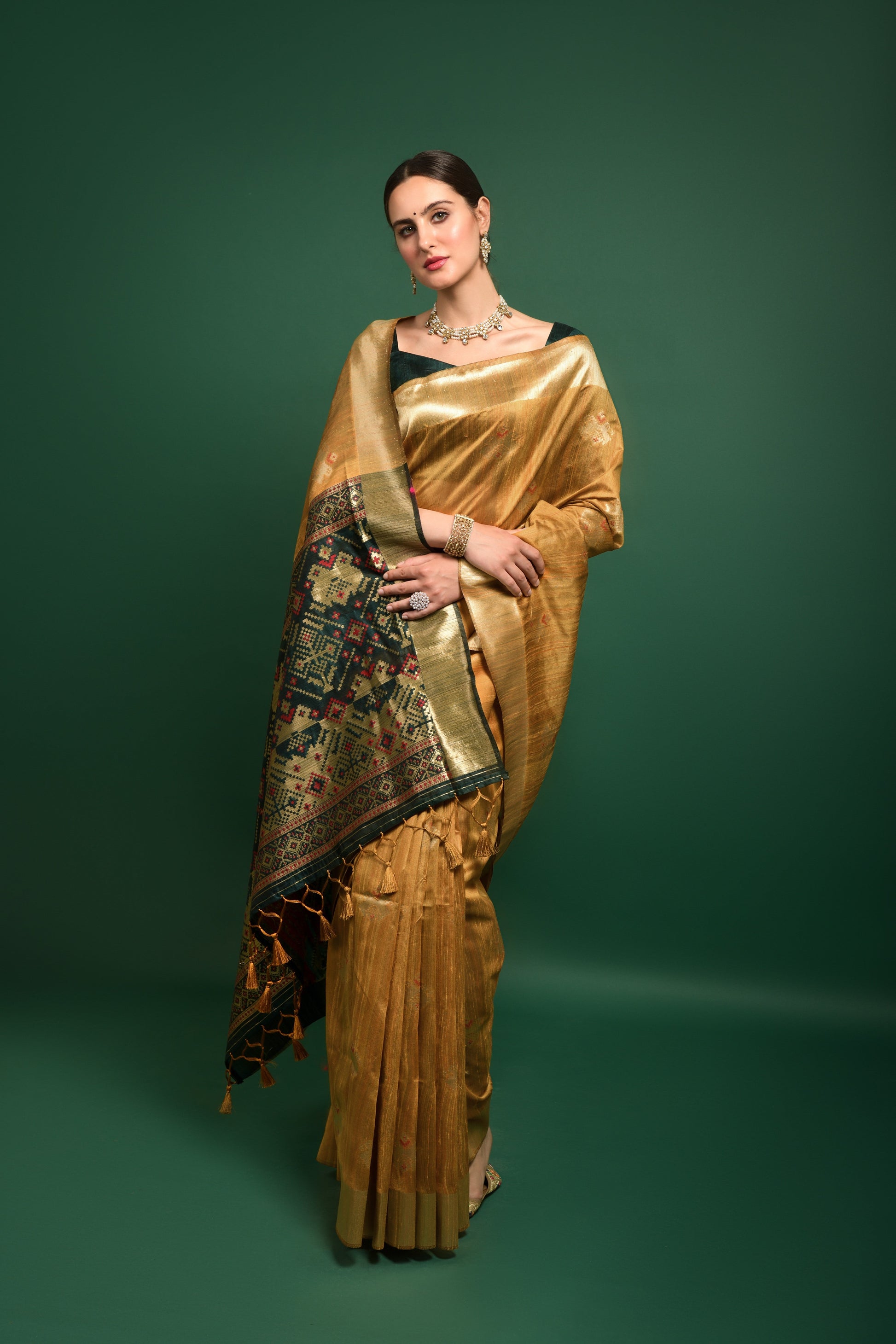 Vishnu Weaves Women's Yellow Tussar Silk Zari Woven Saree with Blouse - Swadesiicart