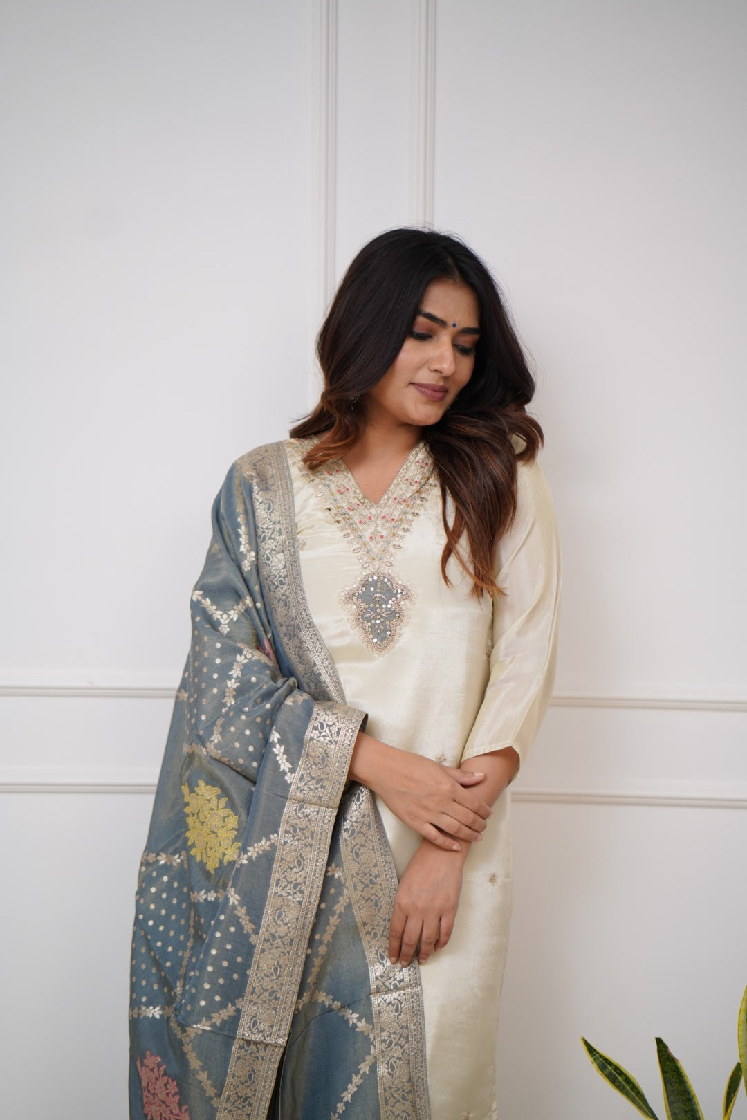 Lorenvalley Offwhite Viscose Chanderi Embroidered Multi Sequence work Kurta Set - Swadesiicart
