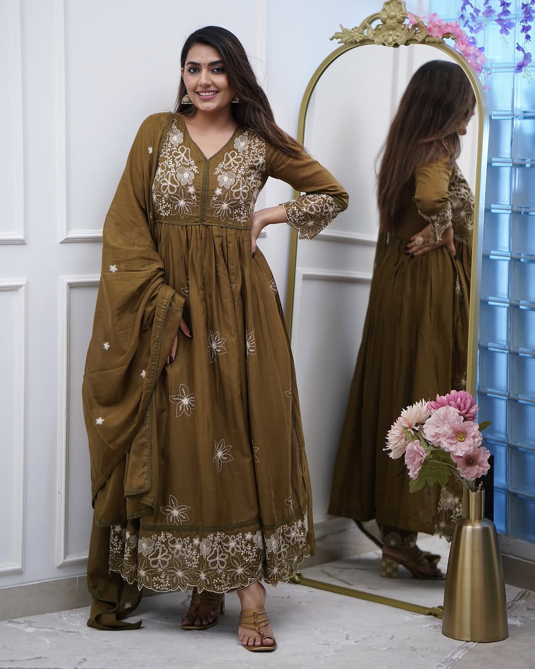 Lorenvalley Brown Cotton Silk Embroidered And Chikan Lace Work Kurta Set - Swadesiicart