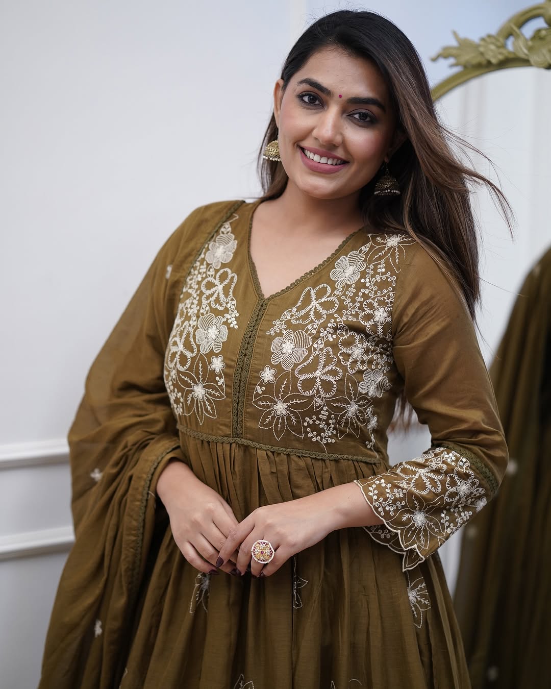 Lorenvalley Brown Cotton Silk Embroidered And Chikan Lace Work Kurta Set - Swadesiicart