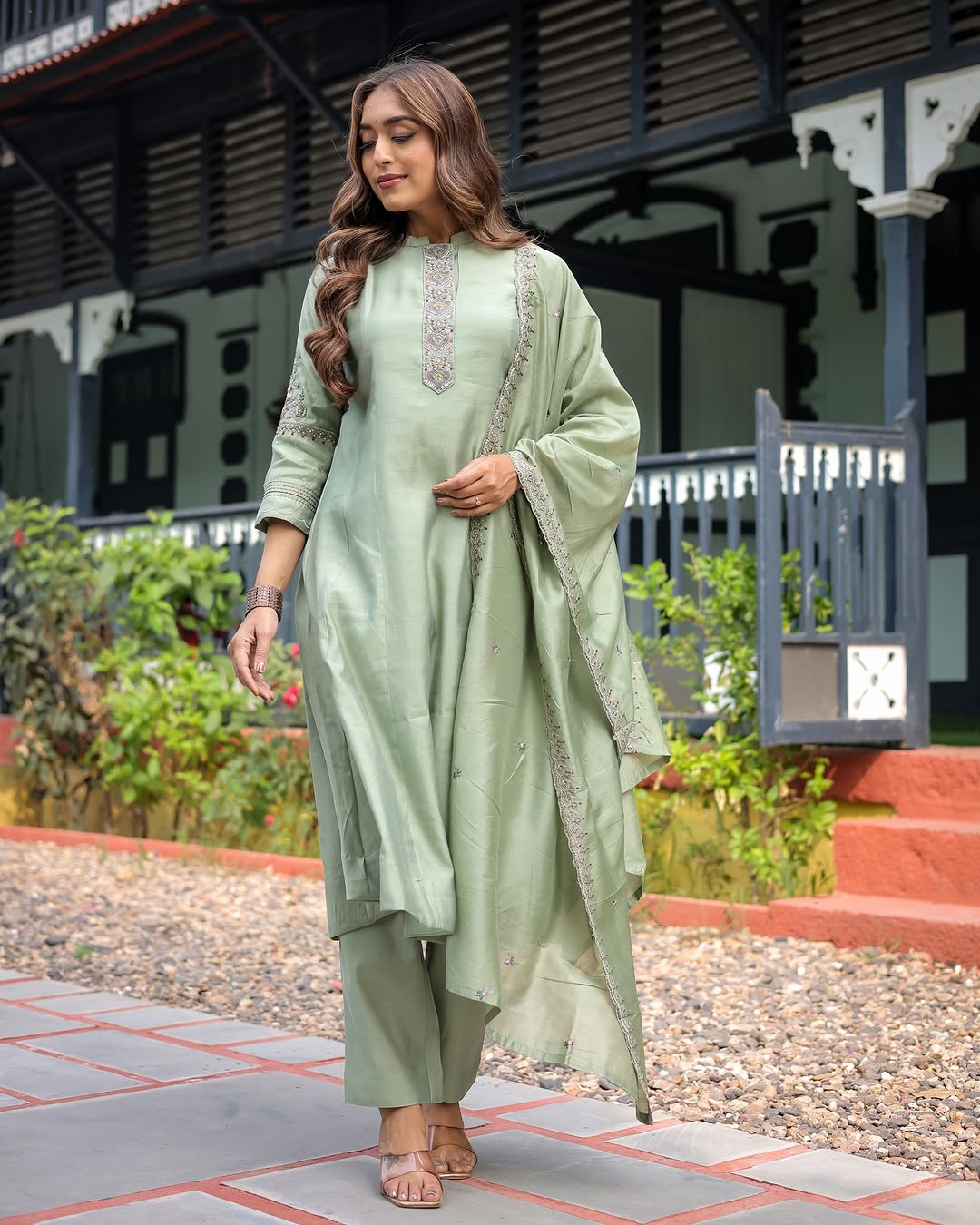 Lorenvalley Seagreen Muslin Silk Embroidered work Kurta Set - Swadesiicart