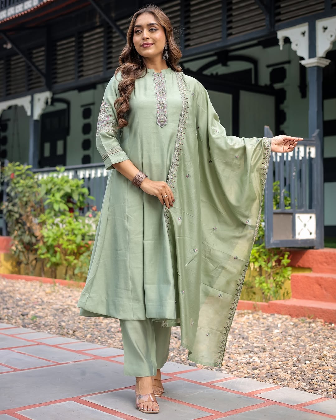 Lorenvalley Seagreen Muslin Silk Embroidered work Kurta Set - Swadesiicart