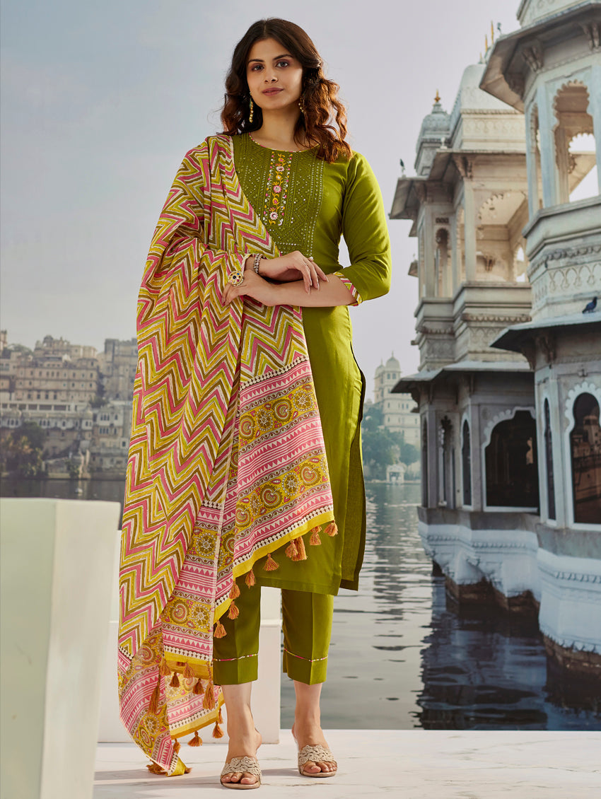 Lorenvalley Green Muslin Cotton Embroidered With Printed Border Kurta Set - Swadesiicart