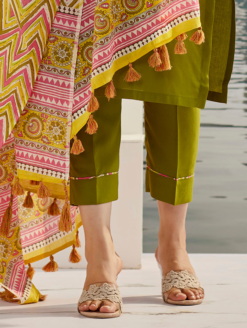Lorenvalley Green Muslin Cotton Embroidered With Printed Border Kurta Set - Swadesiicart