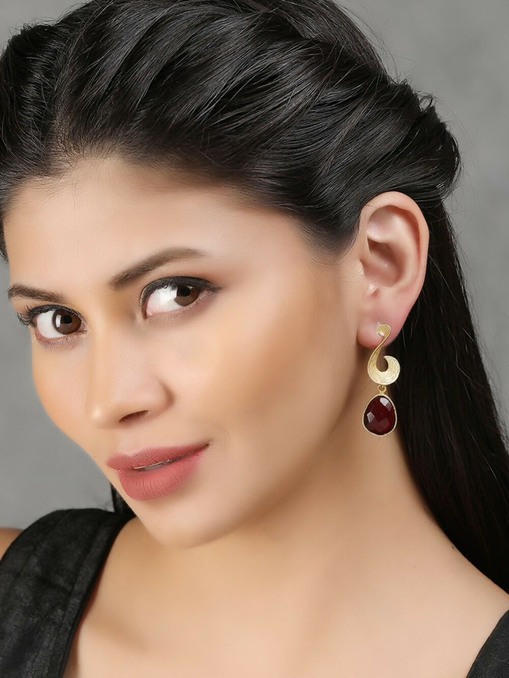 Joban Fashion Women Red Stone Matte Gold Earrings | Swadesiicart