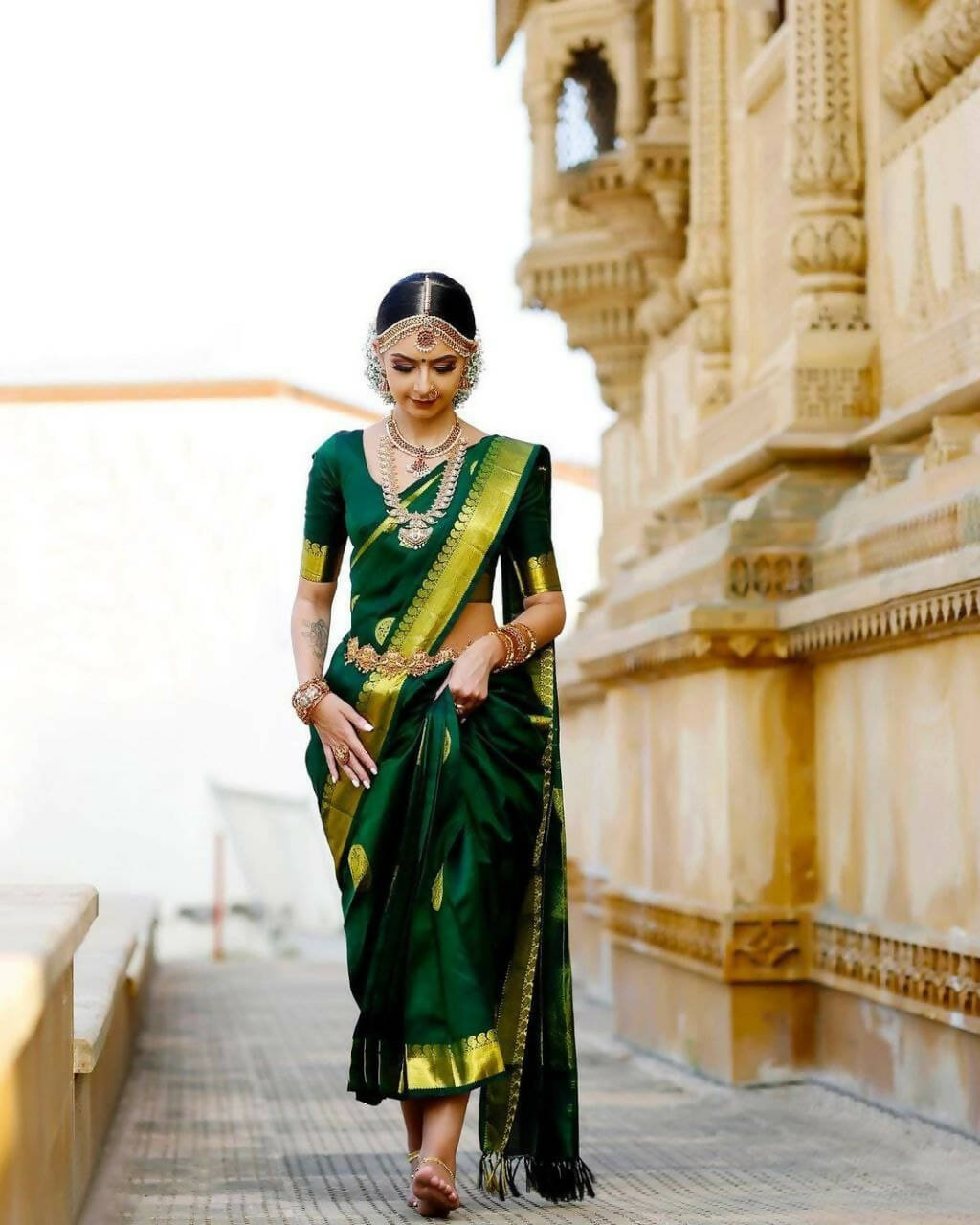 DEIANA'S Beautiful Designer Golden zari Soft Lichi Silk Saree - Green - Swadesiicart