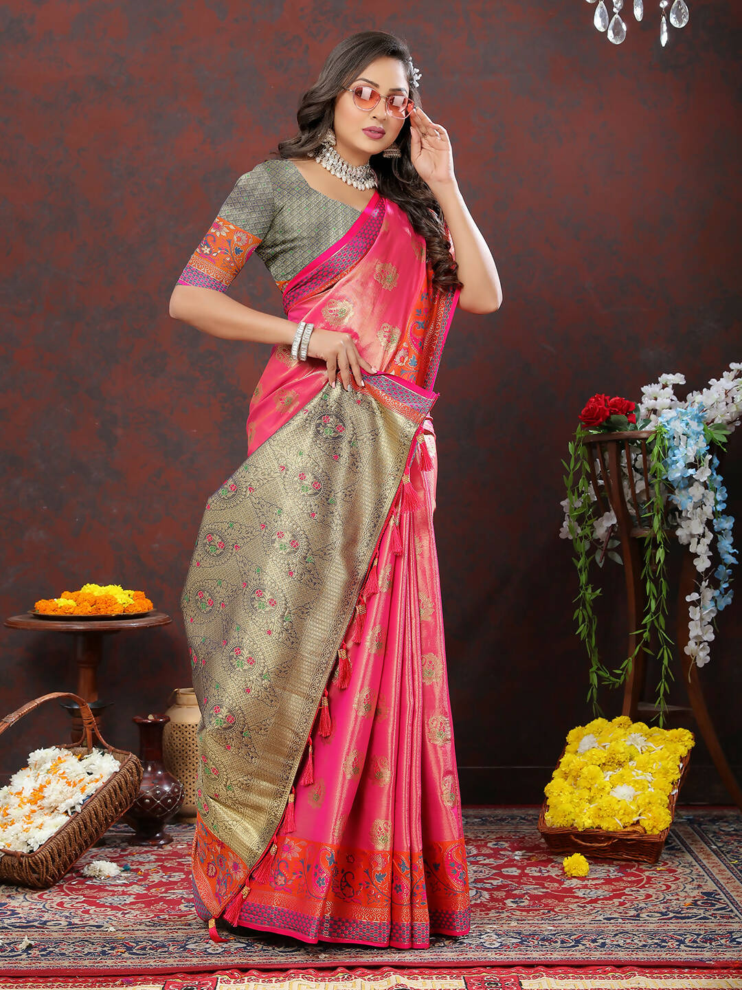 Lorenvalley Fashion Pink Kanjivaram Silk Woven Design with Zari Weaving Saree - Swadesiicart