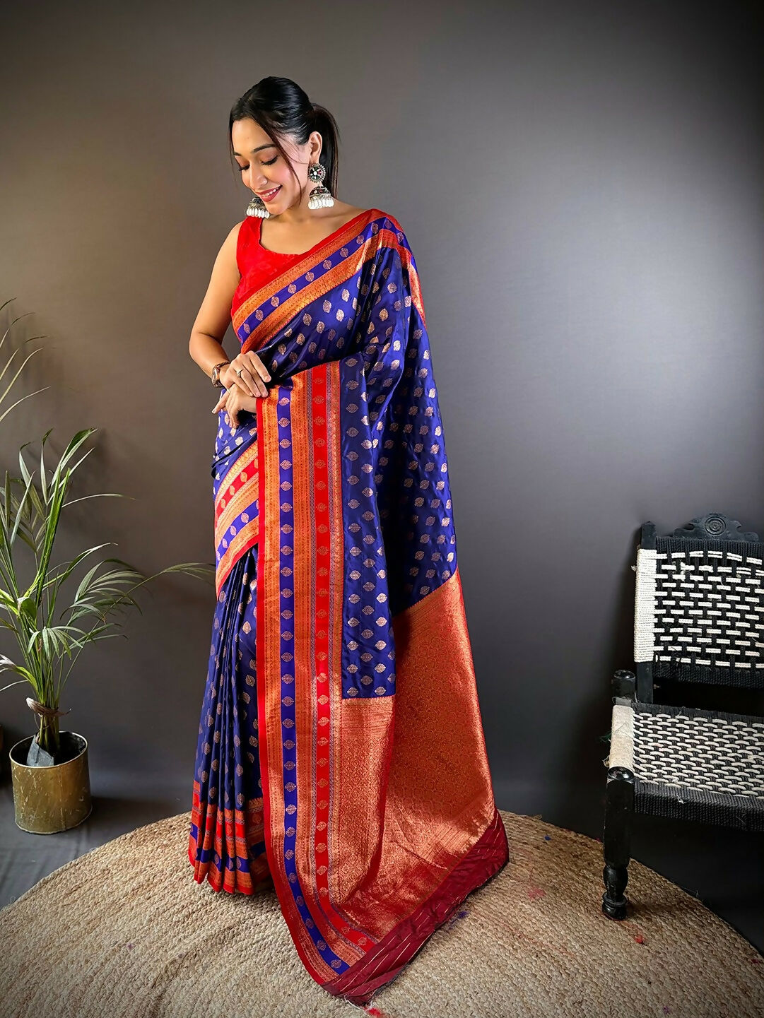 Joban Fashion Red Butti Banarasi Silk Sarees | Swadesiicart
