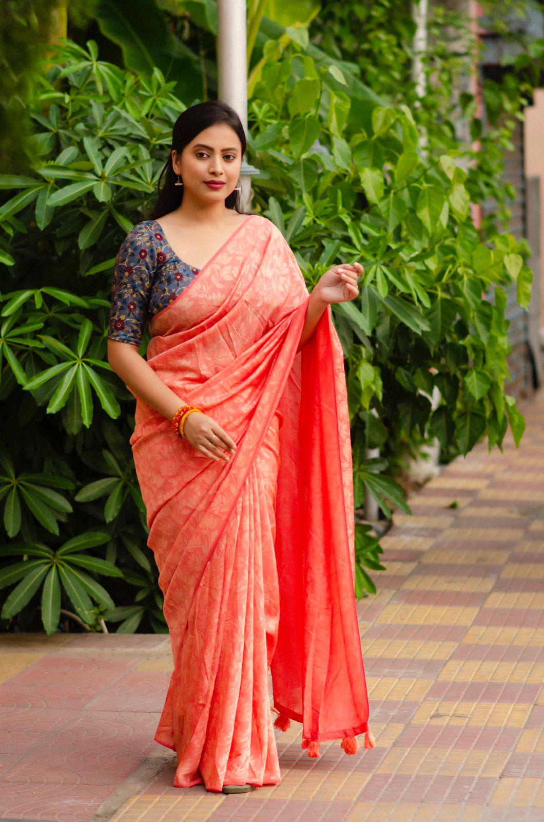 Pink Jute Silk Woven Design Saree with Unstitched Blouse - Hiral Fashion | Swadesiicart