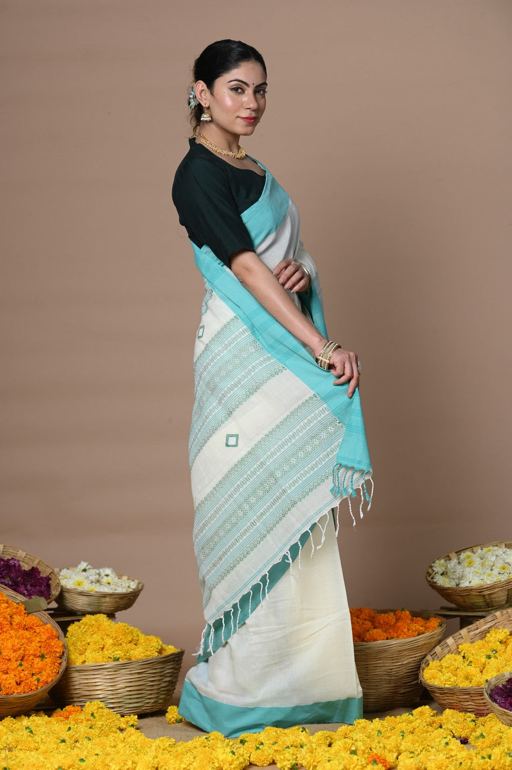Very Much Indian Rajsi - Handloom Pure Cotton Saree with Classic Border and Pallu - White | Swadesiicart