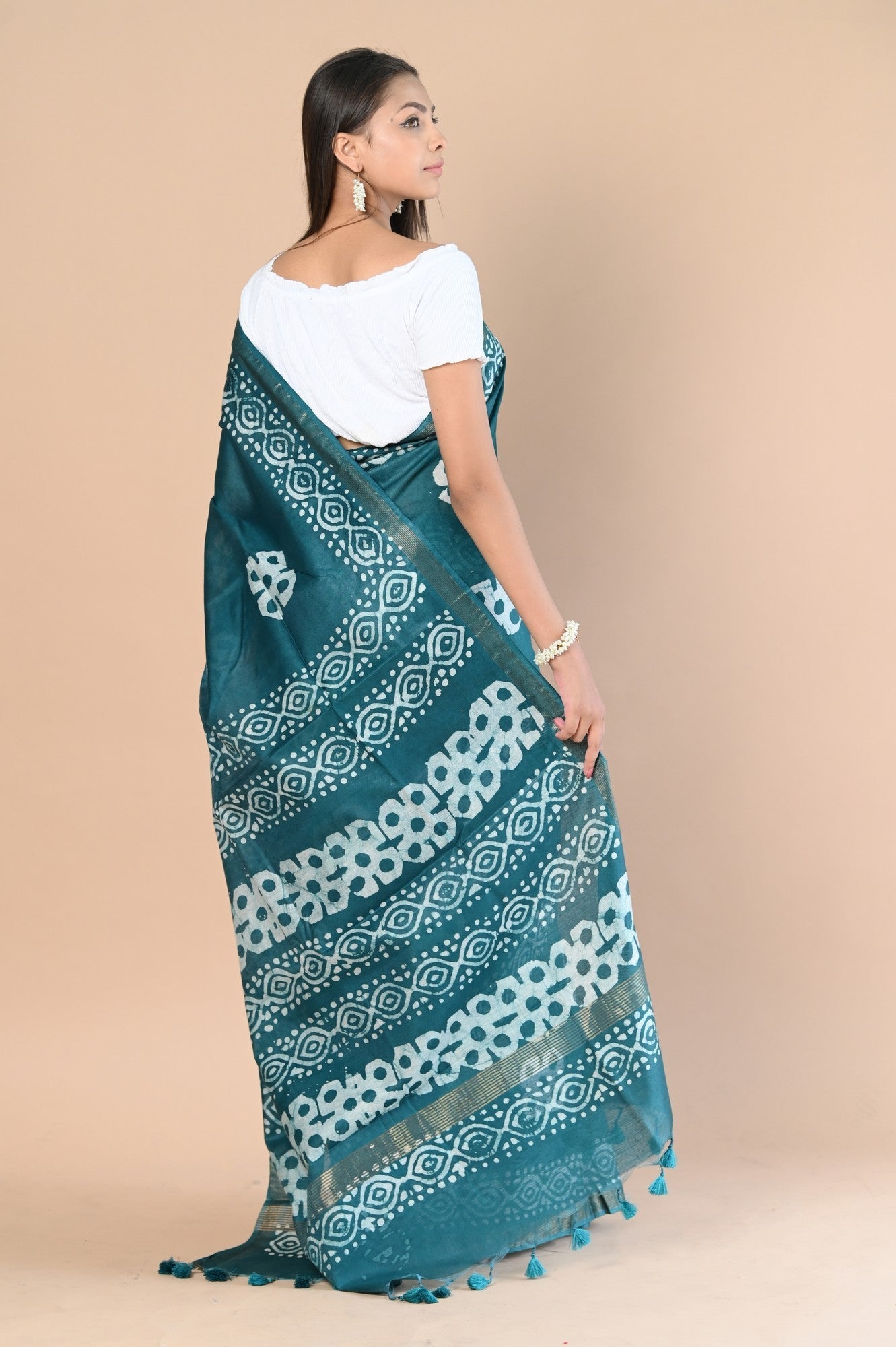 Very Much Indian Authentic Handloom Pure Cotton Saree with Hand Batik Work | Swadesiicart