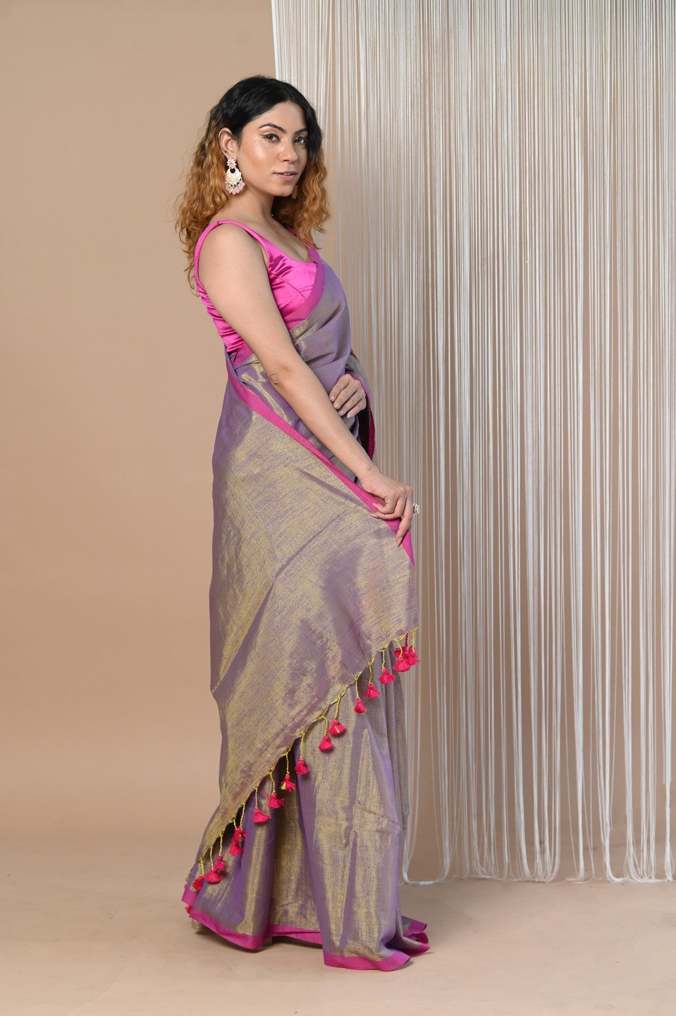 Indian Clothing Very Much Indian VMI Exclusive! Handloom Woven Cotton Zari Saree with Beautiful Sleek Border | Swadesiicart