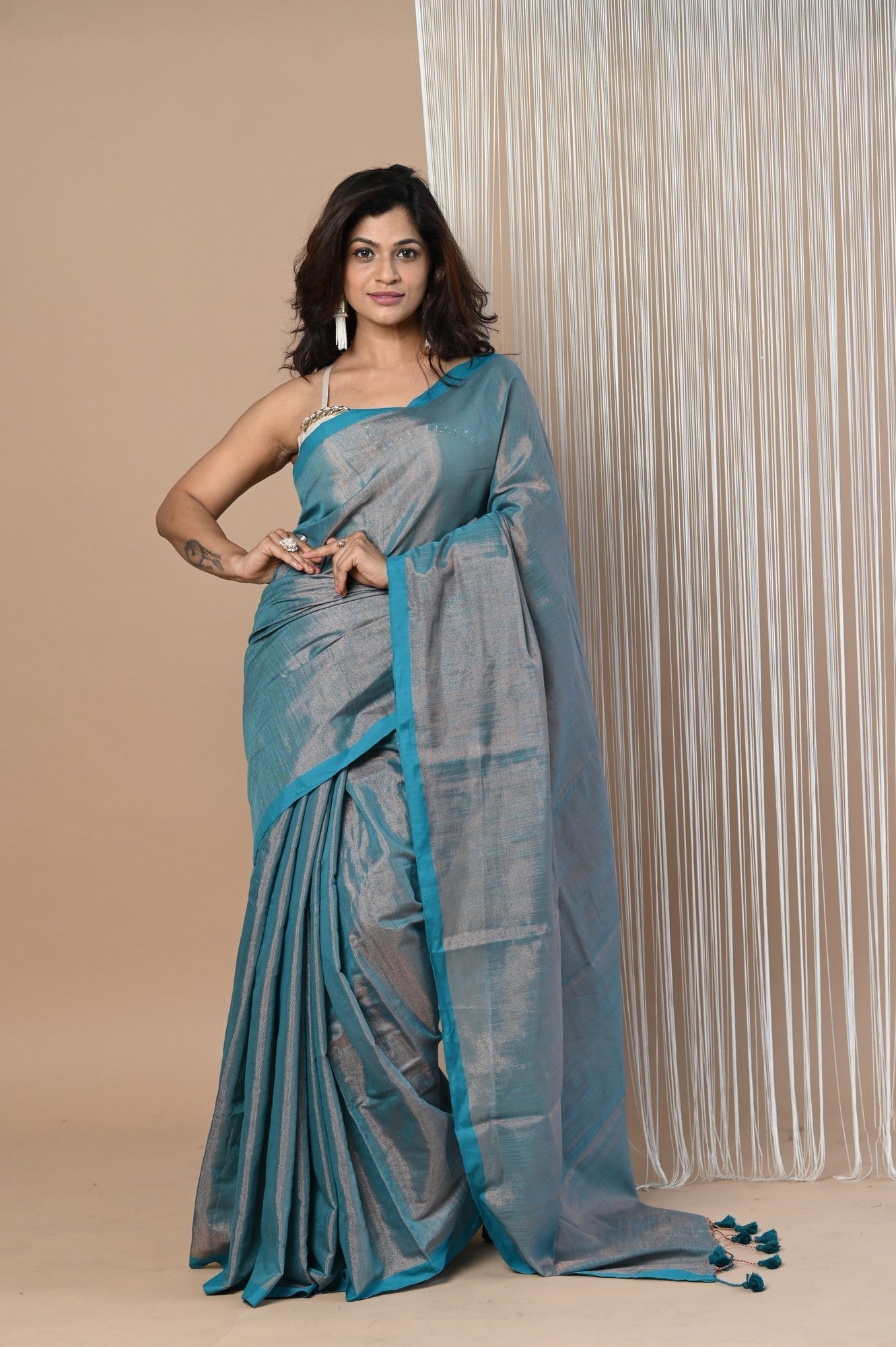Very Much Indian VMI Exclusive! Handloom Woven Cotton Zari Saree with Beautiful Sleek Border | Swadesiicart