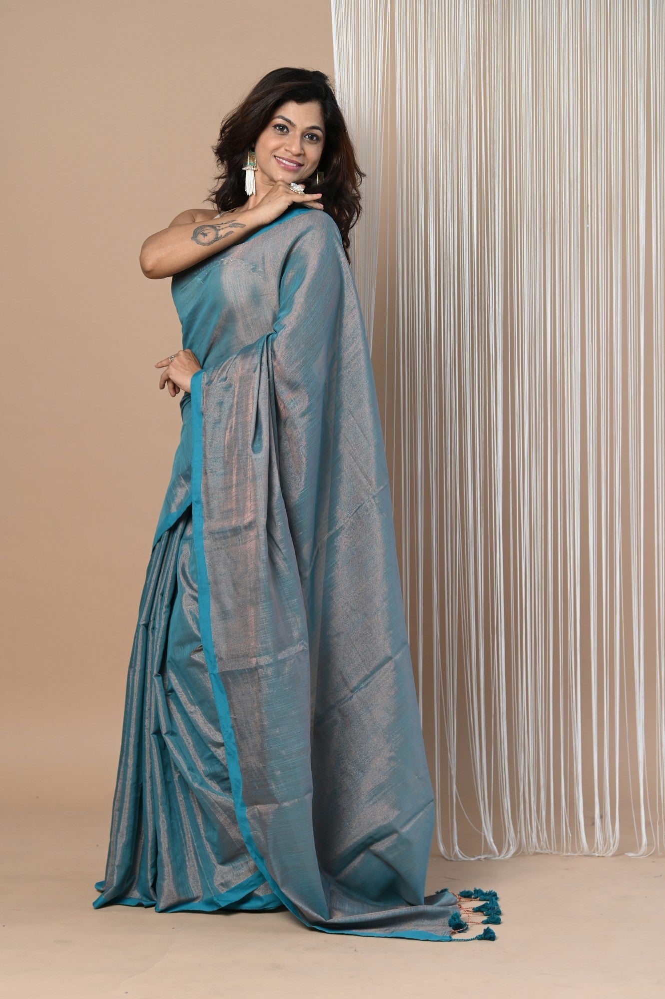Very Much Indian VMI Exclusive! Handloom Woven Cotton Zari Saree with Beautiful Sleek Border | Swadesiicart