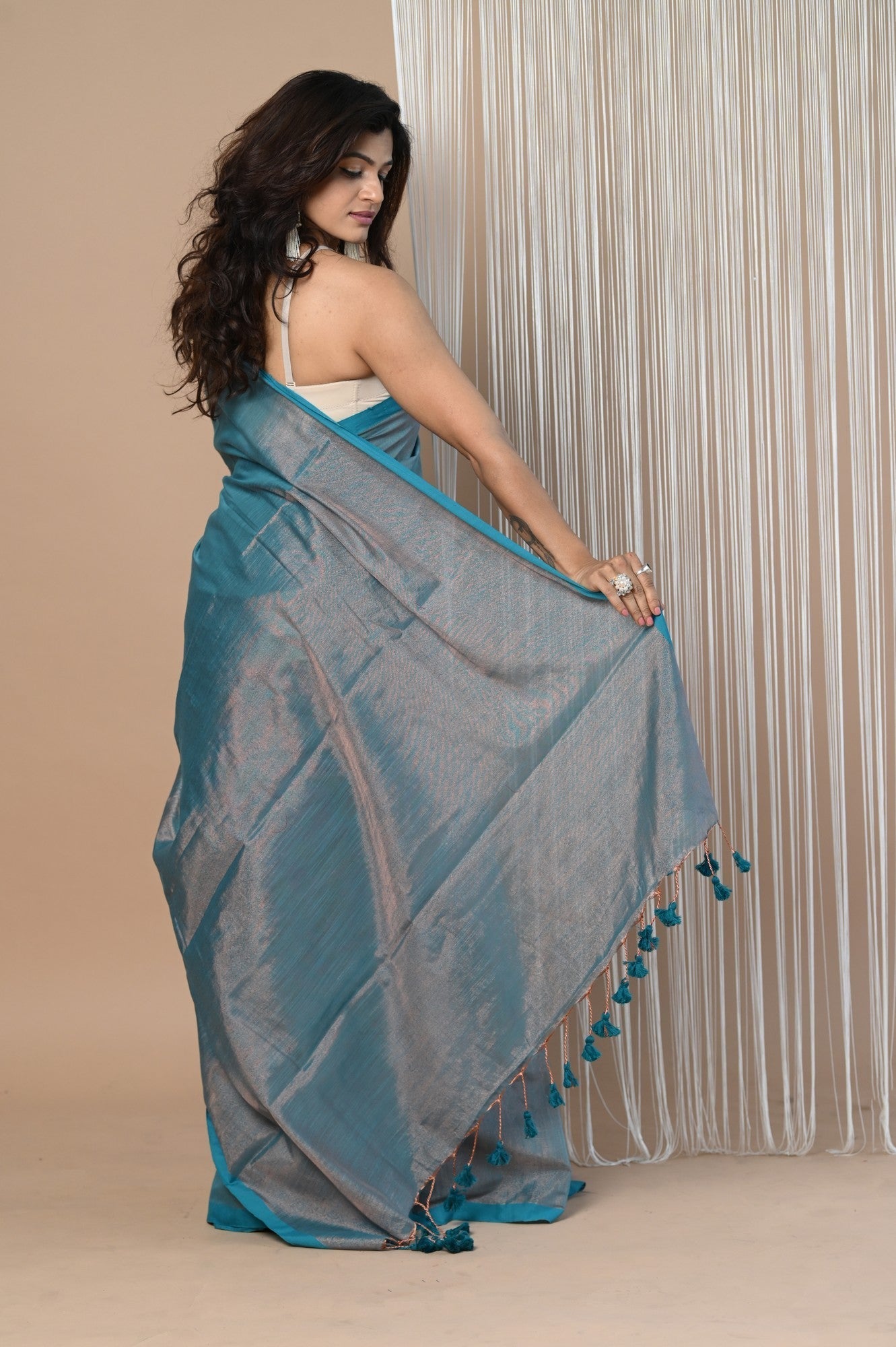 Very Much Indian VMI Exclusive! Handloom Woven Cotton Zari Saree with Beautiful Sleek Border | Swadesiicart