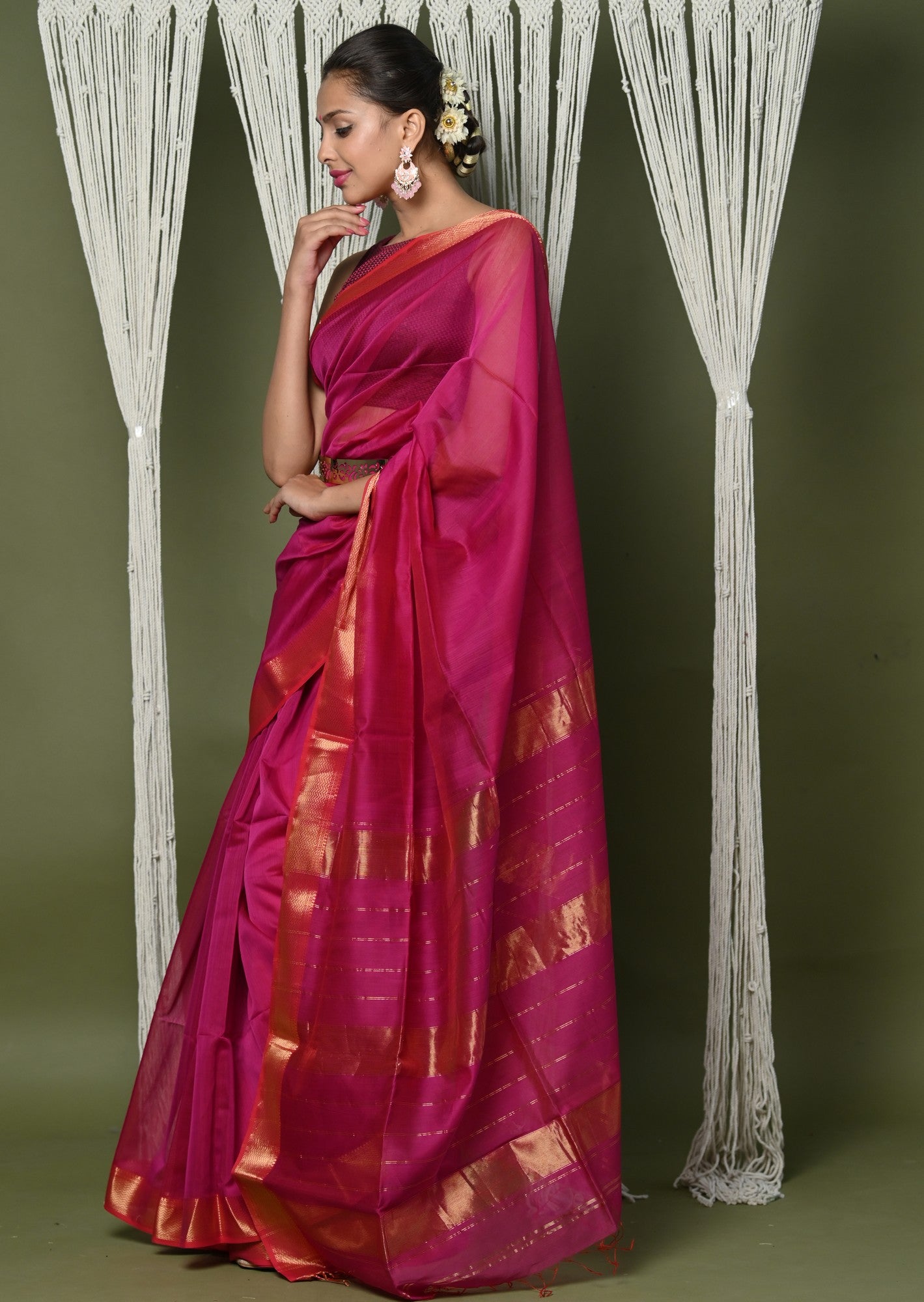Very Much Indian Handloom Cotton Silk Saree With Sleek Golden Border - Red | Swadesiicart