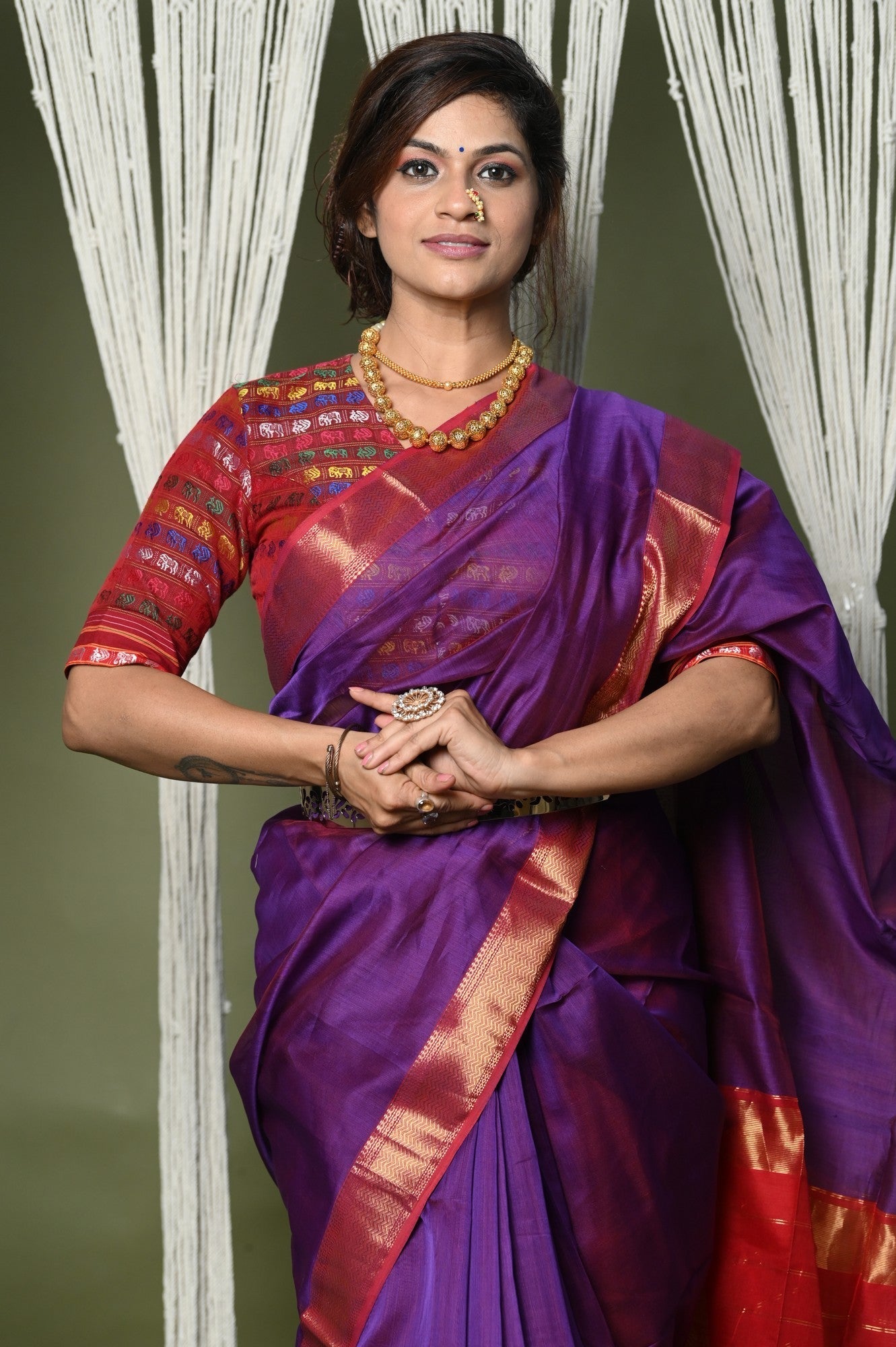 Very Much Indian Handloom Cotton Silk Saree With Sleek Golden Border - purple | Swadesiicart