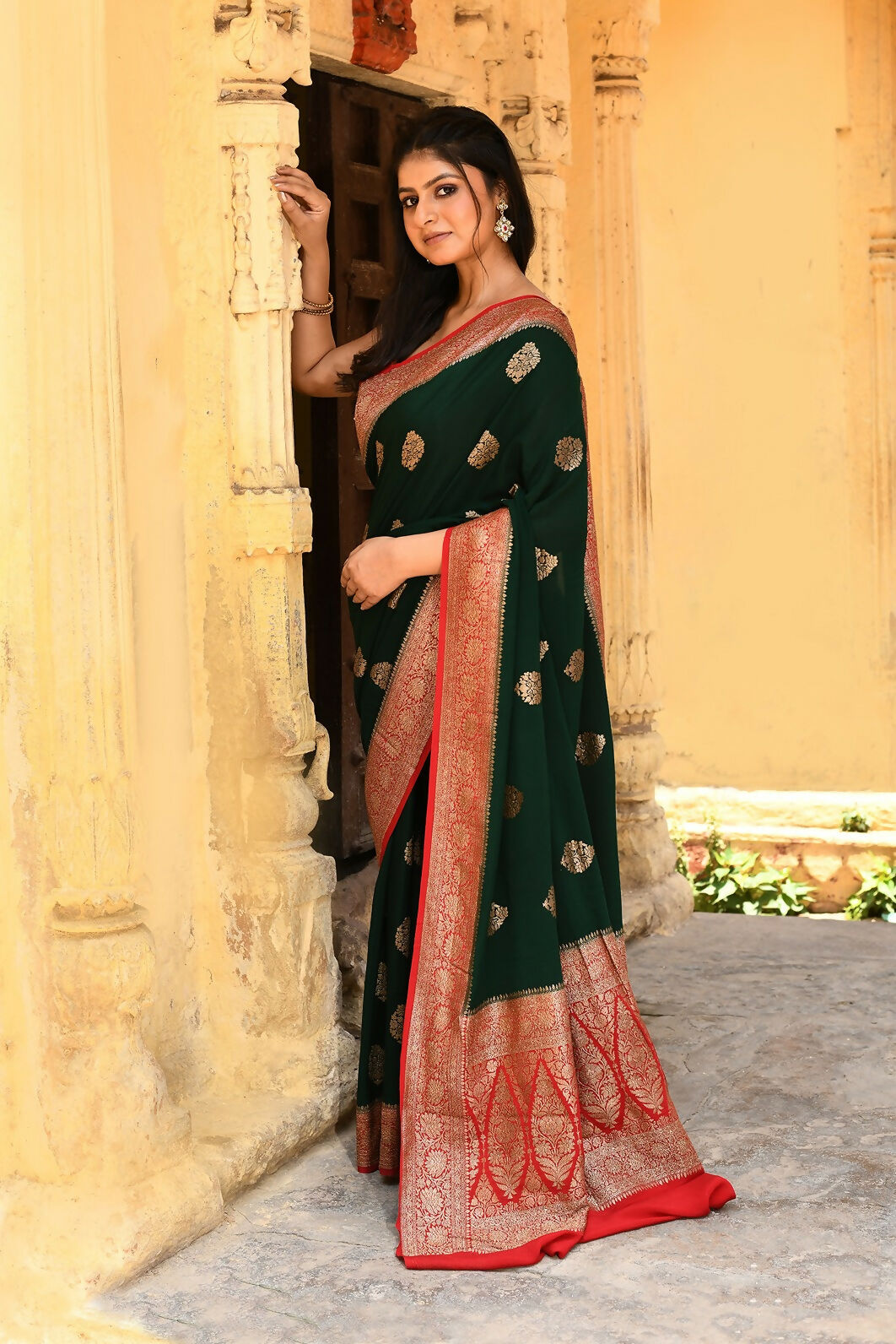 Joban Fashion Emerald Green Crepe Chiffon Pure Handloom Banarasi Silk Saree | Swadesiicart