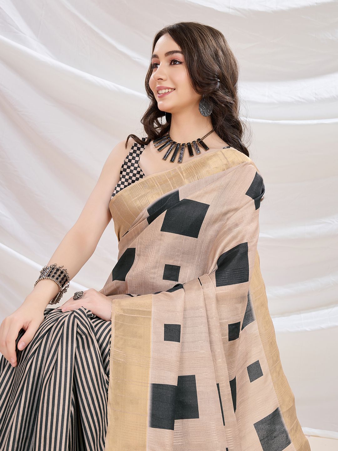 Mitera Silk Blend Designer Banarasi Saree | Swadesiicart