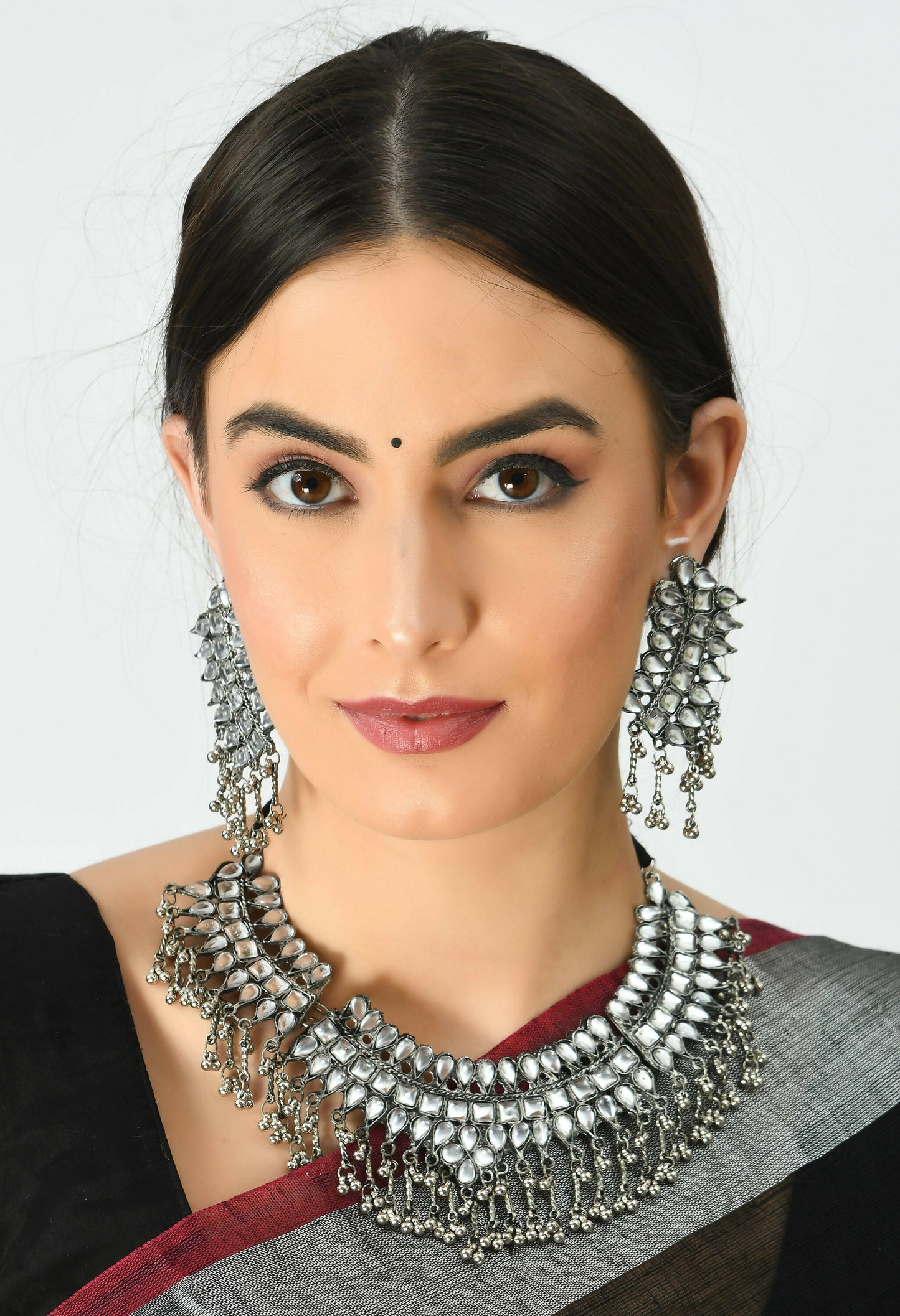Mominos Fashion Johar Kamal Oxidised Silver-Plated Brass Finish Kundan Necklace For Women (Silver) | Swadesiicart