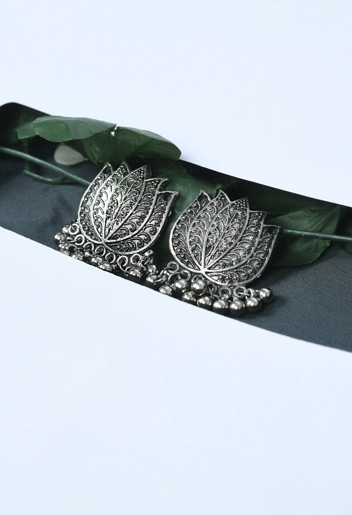Mominos Fashion Johar Kamal Silver-Plated Brass Finish Lotus Design Choker For Women | Swadesiicart