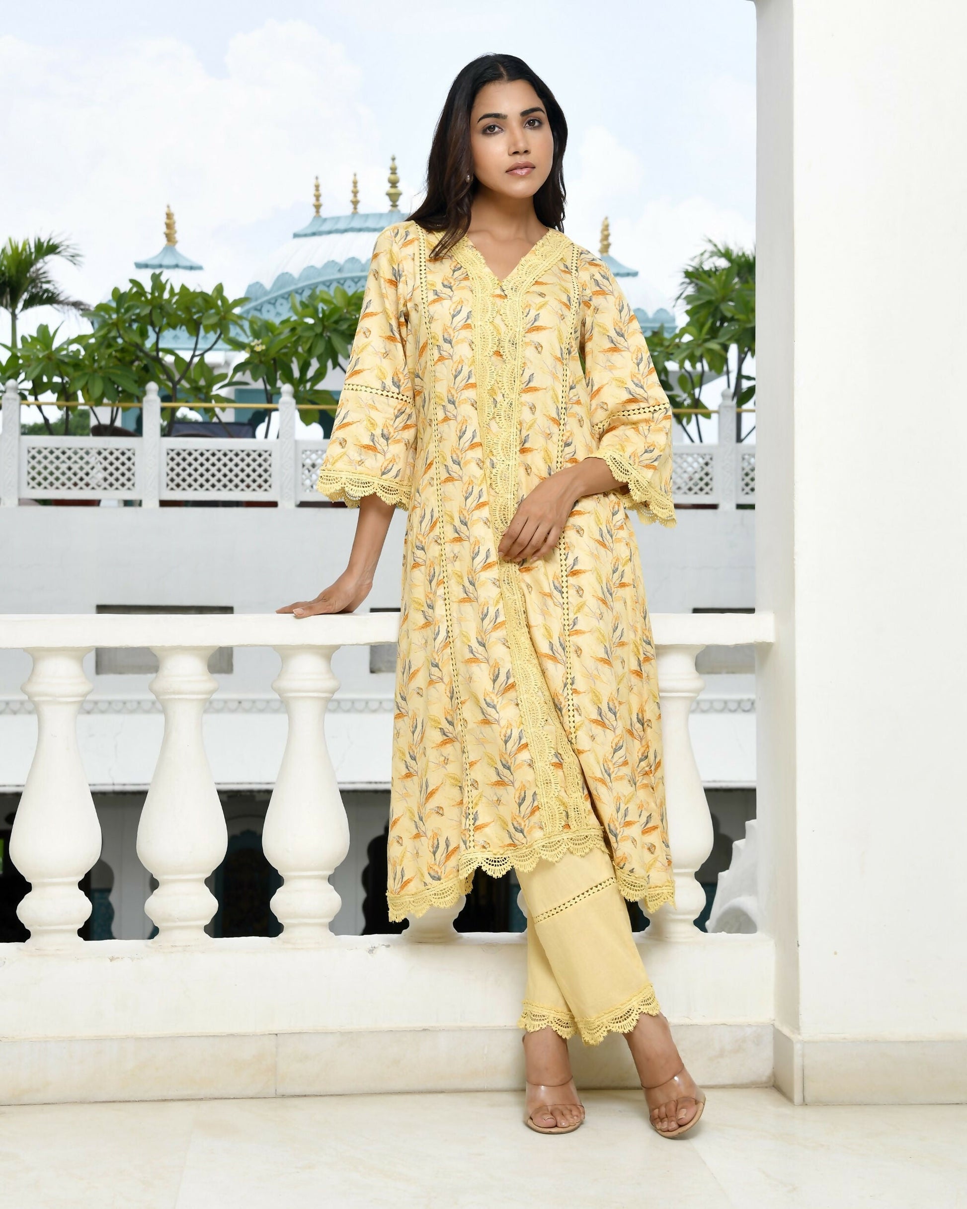 Vaasva Women's Yellow Cotton Printed Kurta Pant Set | Swadesiicart