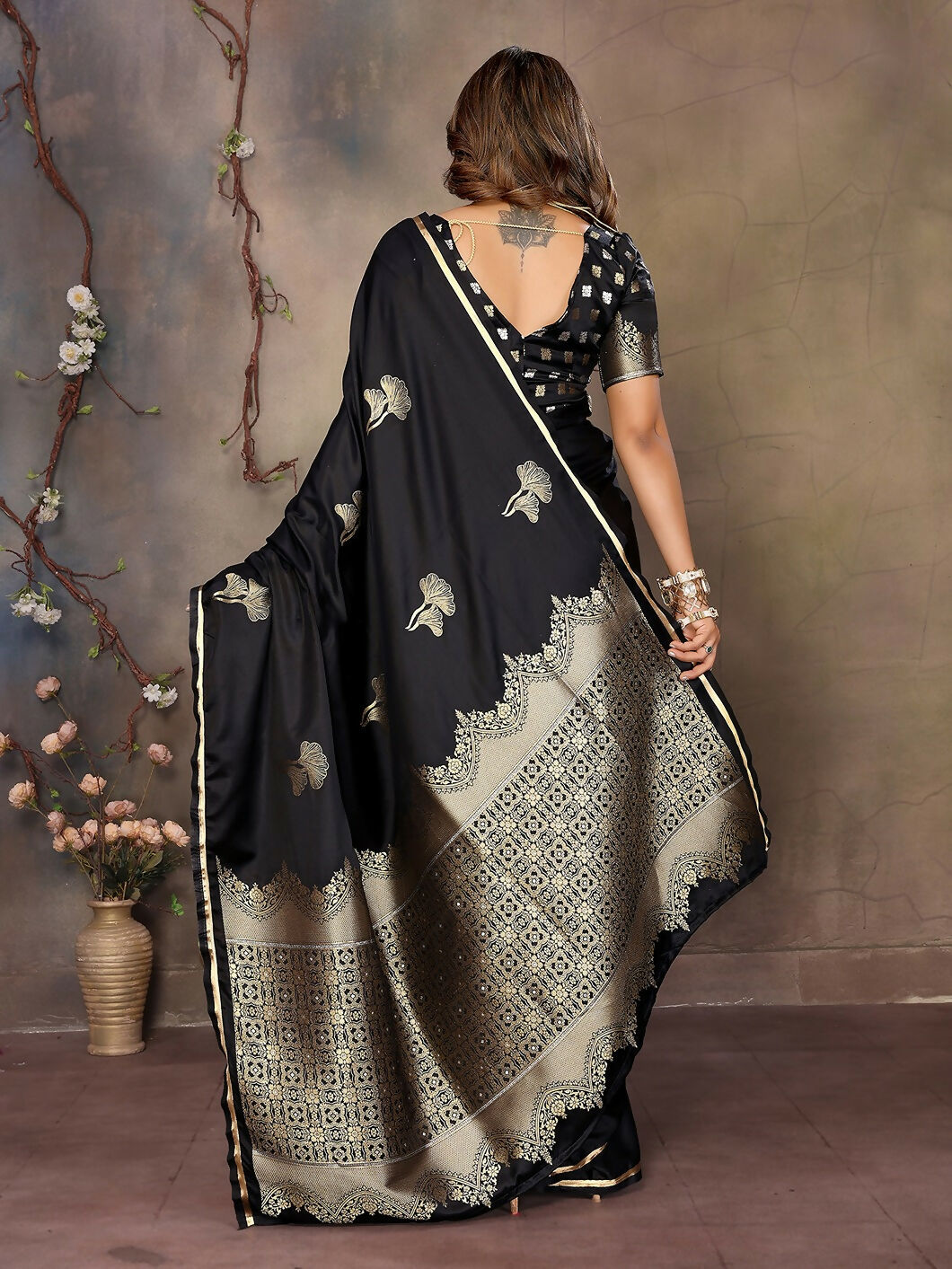Joban Fashion Black Floral Motifs Banarasi Silk Sarees | Swadesiicart