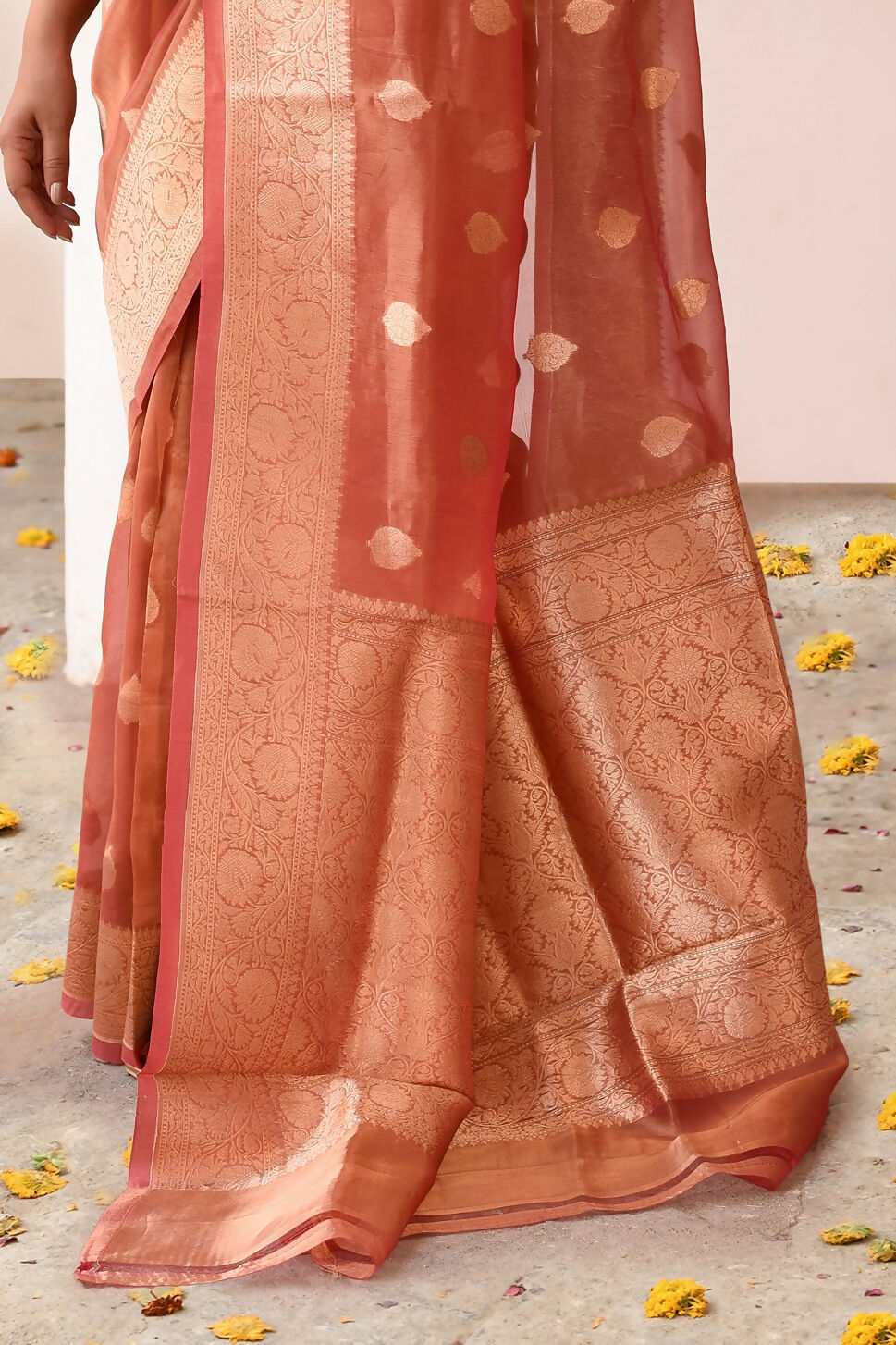 Joban Fashion Rose Gold Banarasi Tissue Pure Handloom Banarasi Silk Saree | Swadesiicart