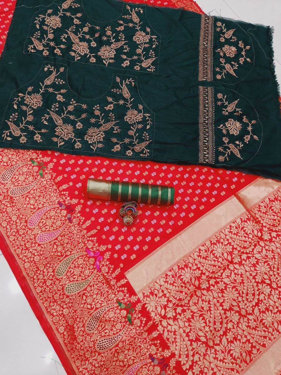 DEIANA'S Beautiful Designer Golden zari Soft Lichi Silk Saree - Red - Swadesiicart