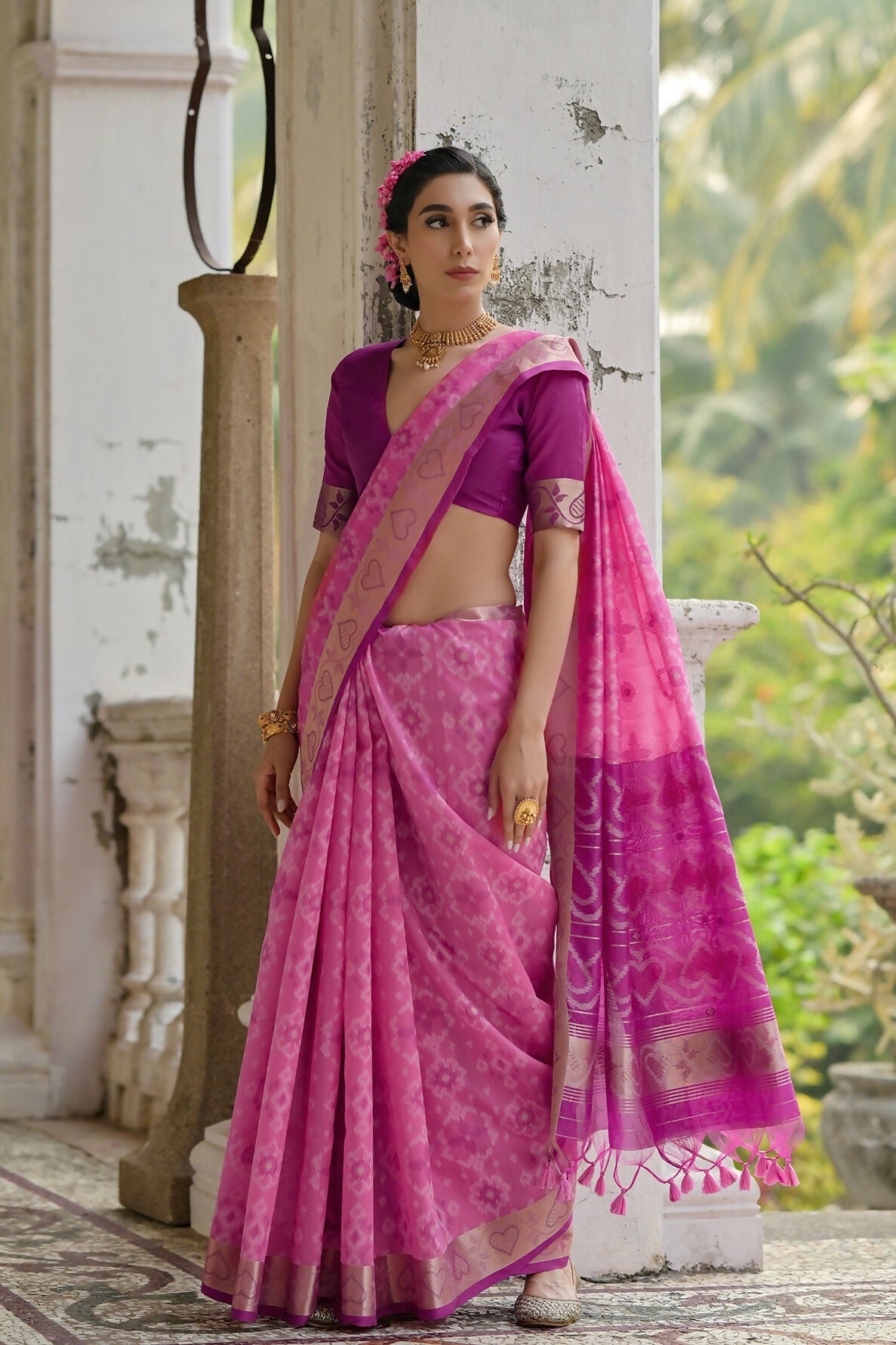 Vishnu Weaves Women's Pink Raw Silk Thread Ikkat Woven Saree with Blouse - Swadesiicart