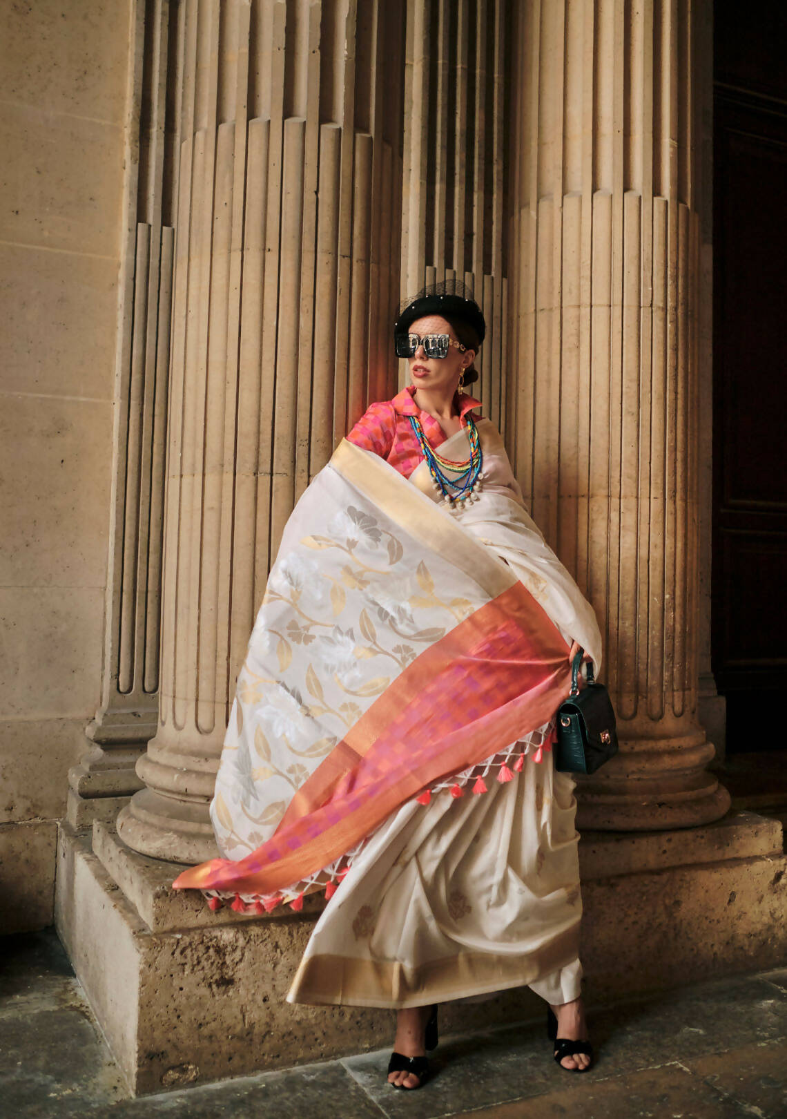 Petunia Flower Whitesoft Handloom Sik Zari & Thread Work, Contrast Pallu Saree - Rajtex Kube Silk - Swadesiicart