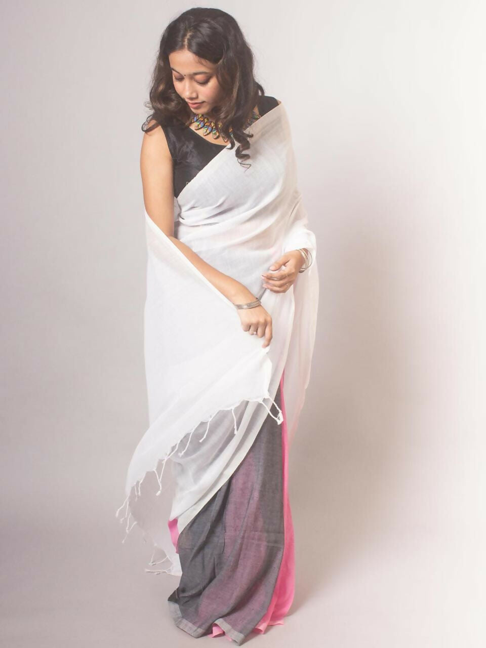 Exclusive Collection Beautiful Khadi Cotton White Grey Pink Handloom Saree - Swadesiicart