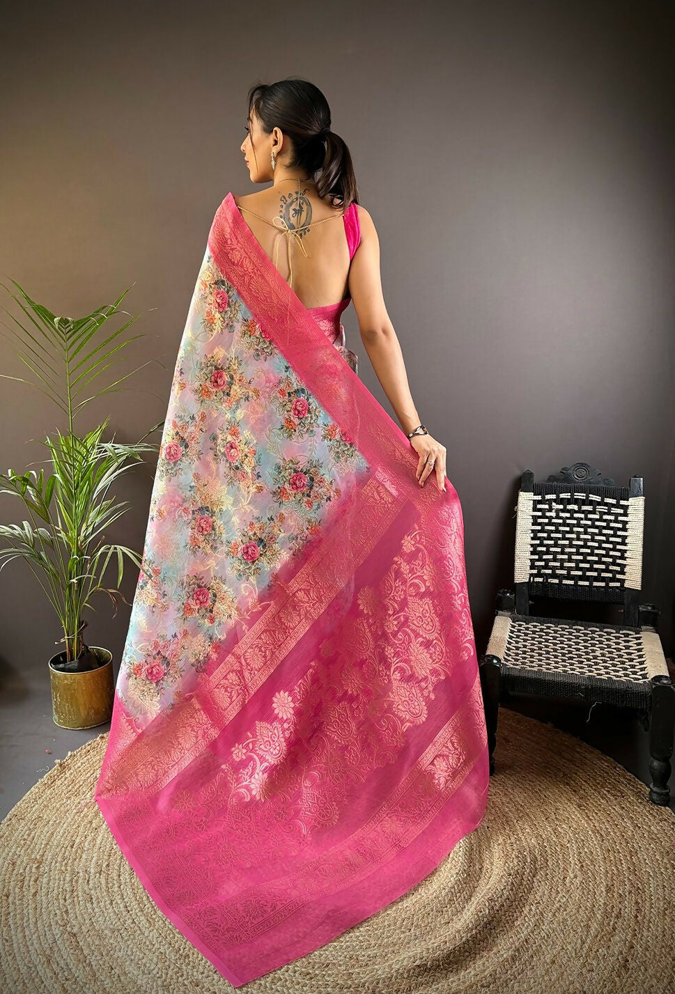 Joban Fashion Pink Floral Motifs Banarasi Silk Sarees | Swadesiicart