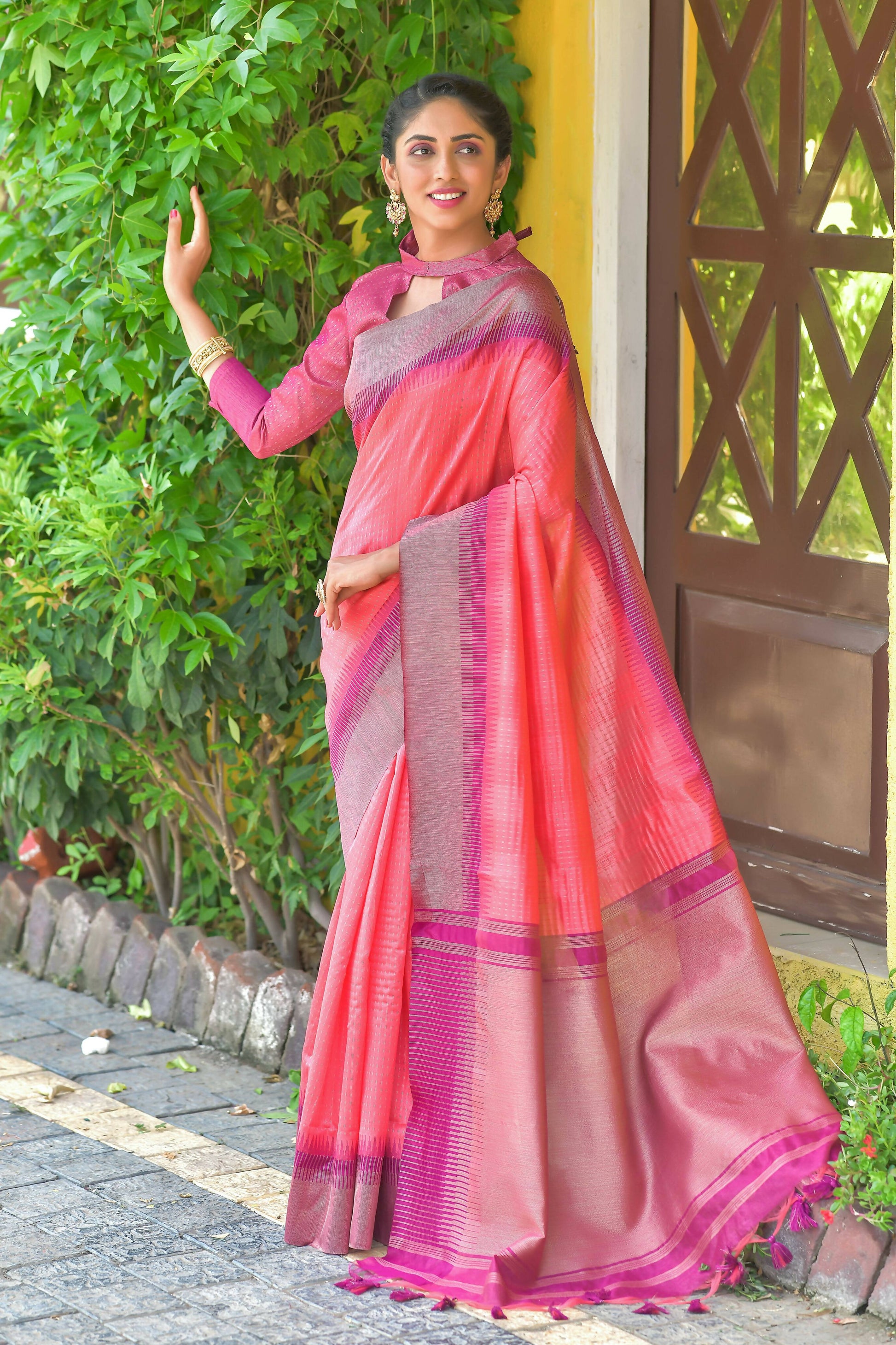 Vishnu Weaves Women's Pink South Silk Zari Woven Saree with Unstitched Blouse - Swadesiicart