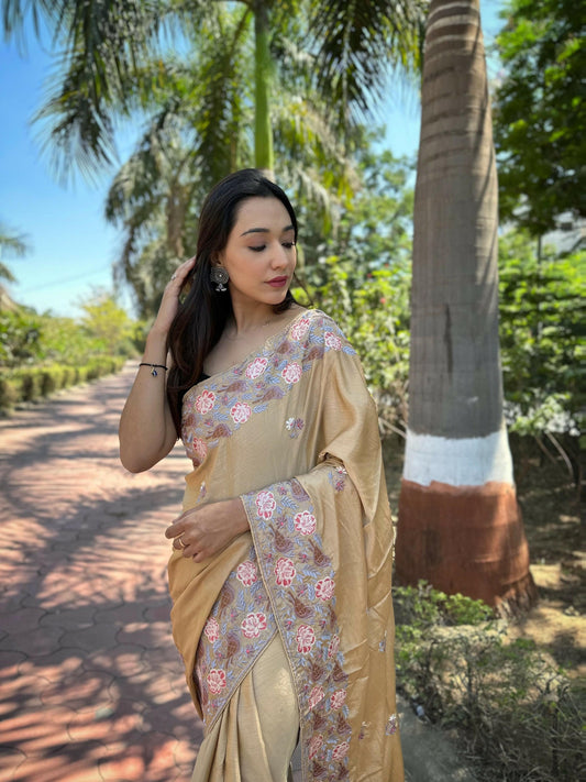 Vamsee Chinon Panchi Cream Shimmer Saree - Swadesiicart