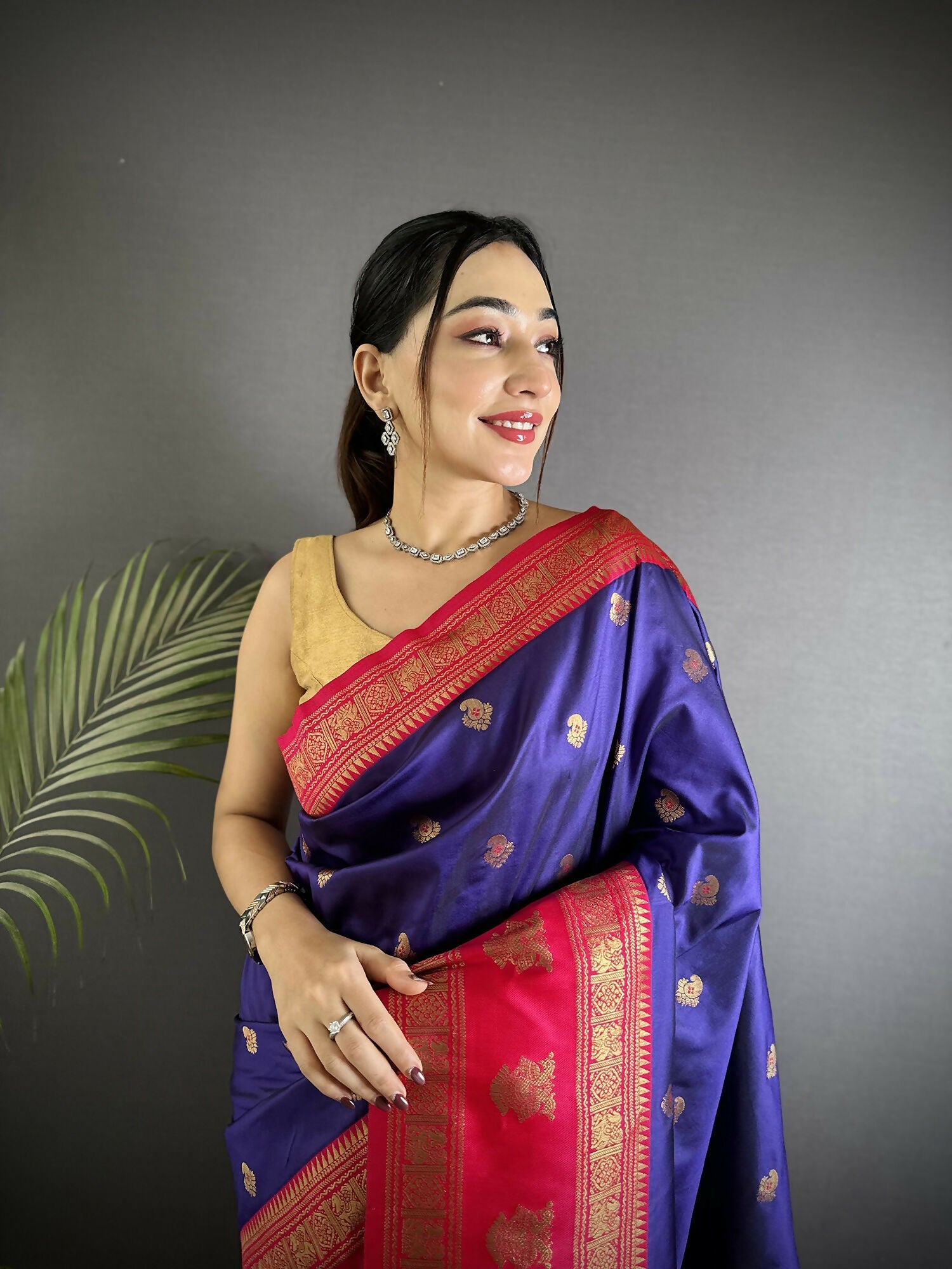 Joban Fashion Navy Blue Banarasi Soft Silk Woven Butti Saree | Swadesiicart